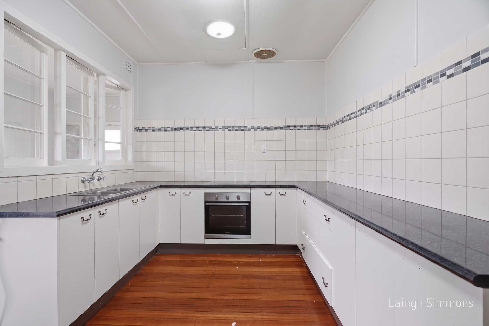 185 CHAPEL STREET, Armidale NSW 2350 - Image 3