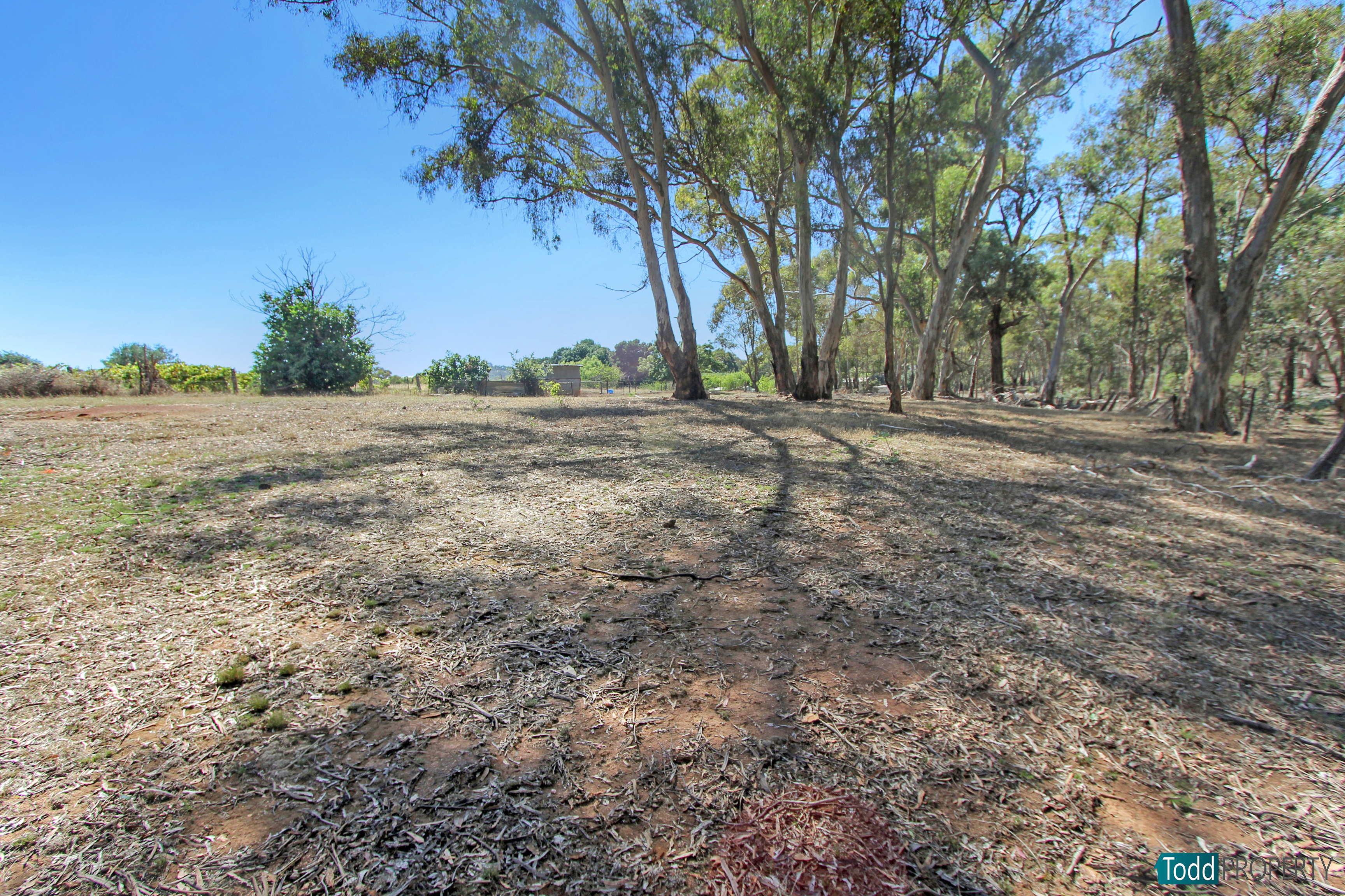 2 Ellis Road, Heathcote, Vic, 3523 - Image 8