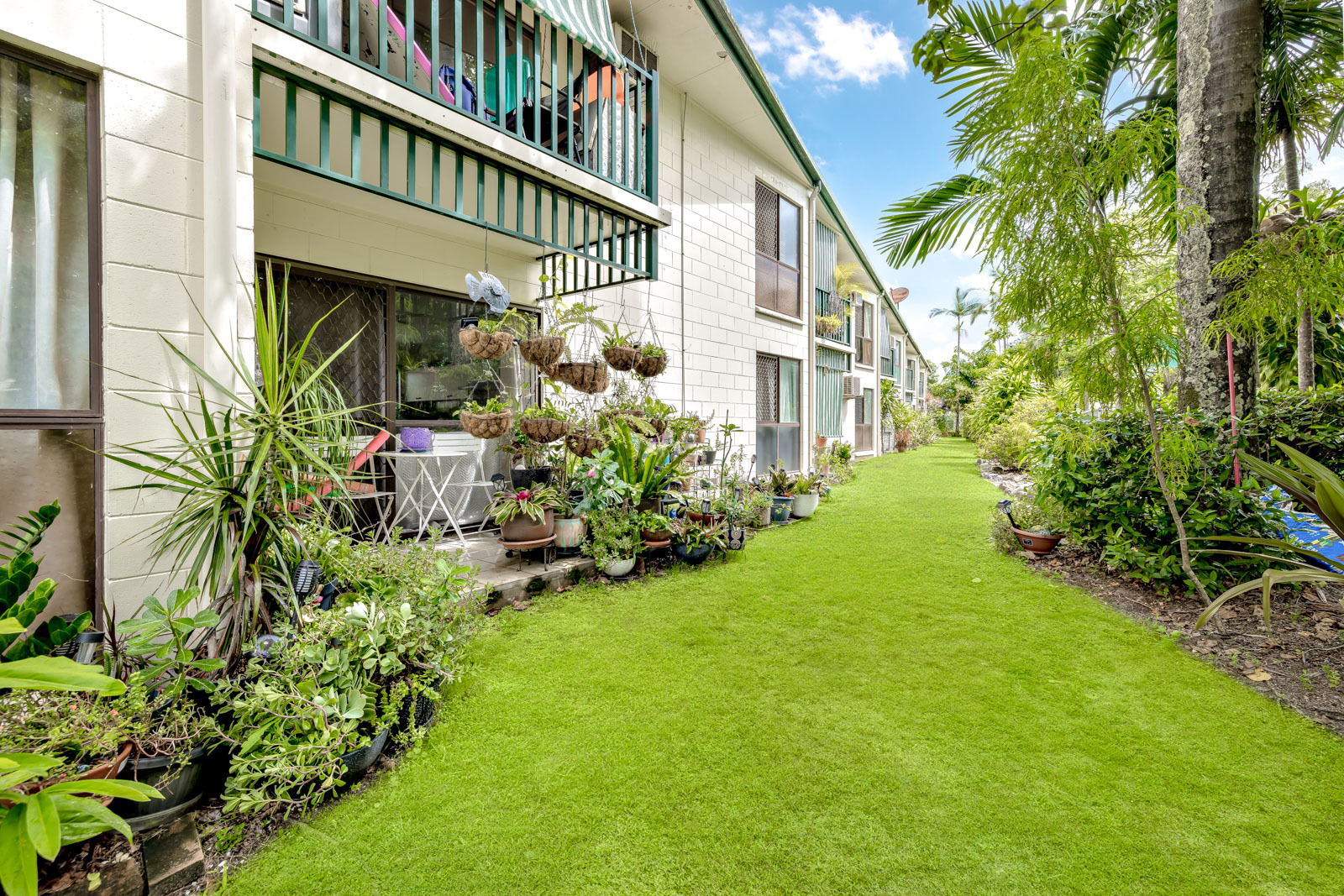 6/9 Vivian Close, Westcourt, QLD 4870 - Image 1