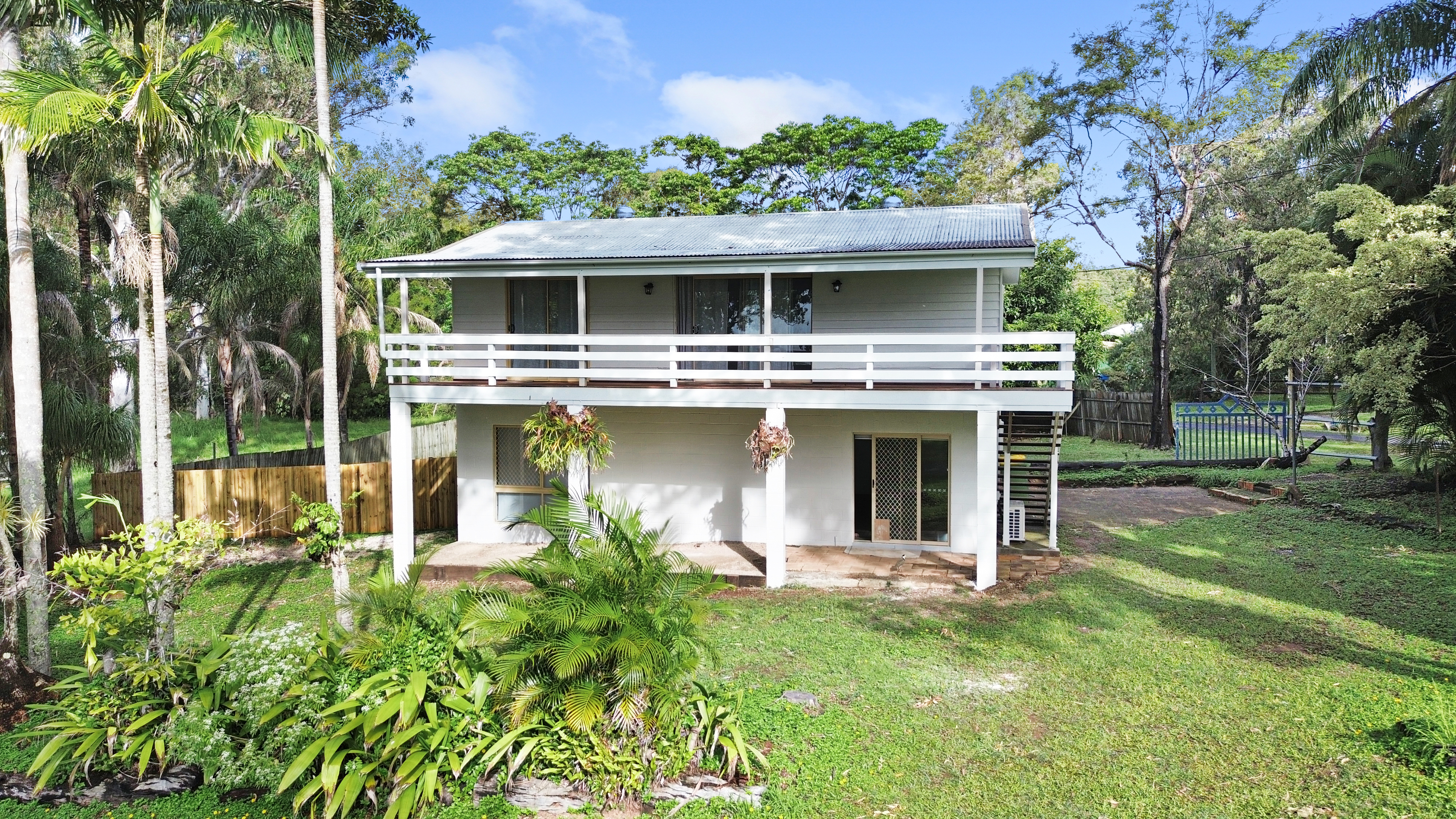 17 Wyena Avenue, Lamb Island, Qld, 4184 - Image 1