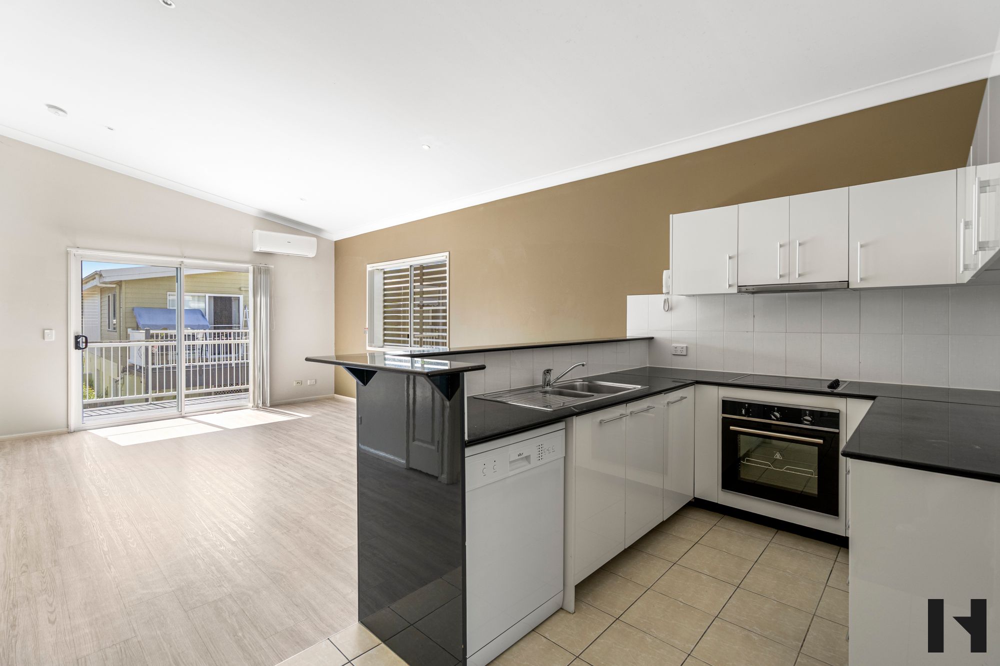 13/57-63 Mary Street, Kingston, Qld, 4114 - Image 1