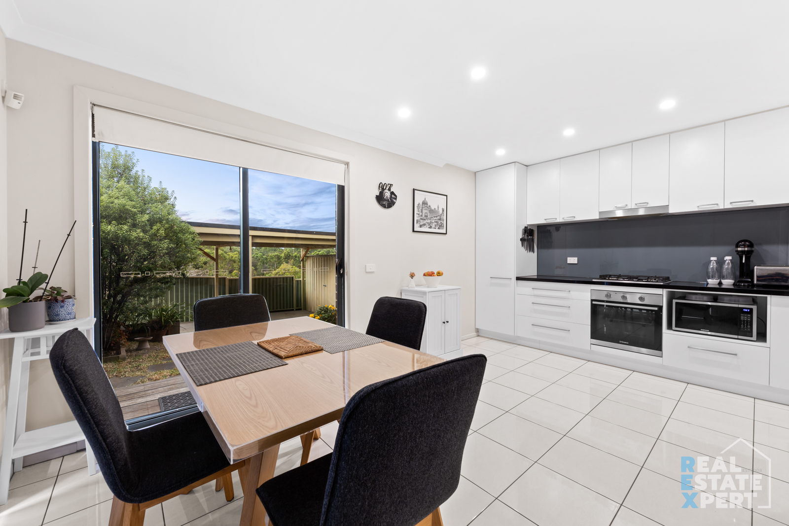 1/8 Moore Road, Hallam, VIC 3803 - Image 9