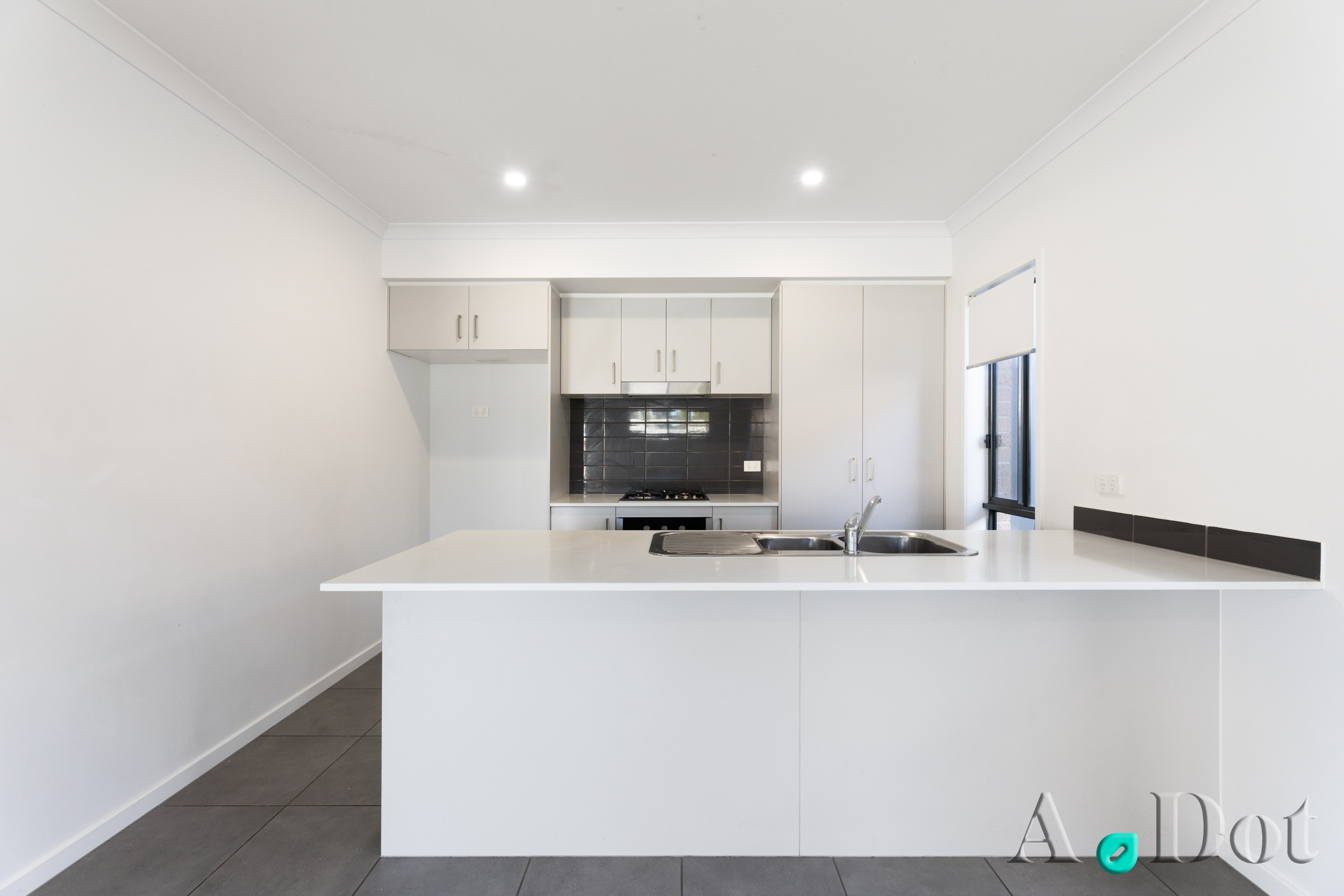 171 ELMSLIE DRIVE, Cranbourne East VIC 3977 - Image 4