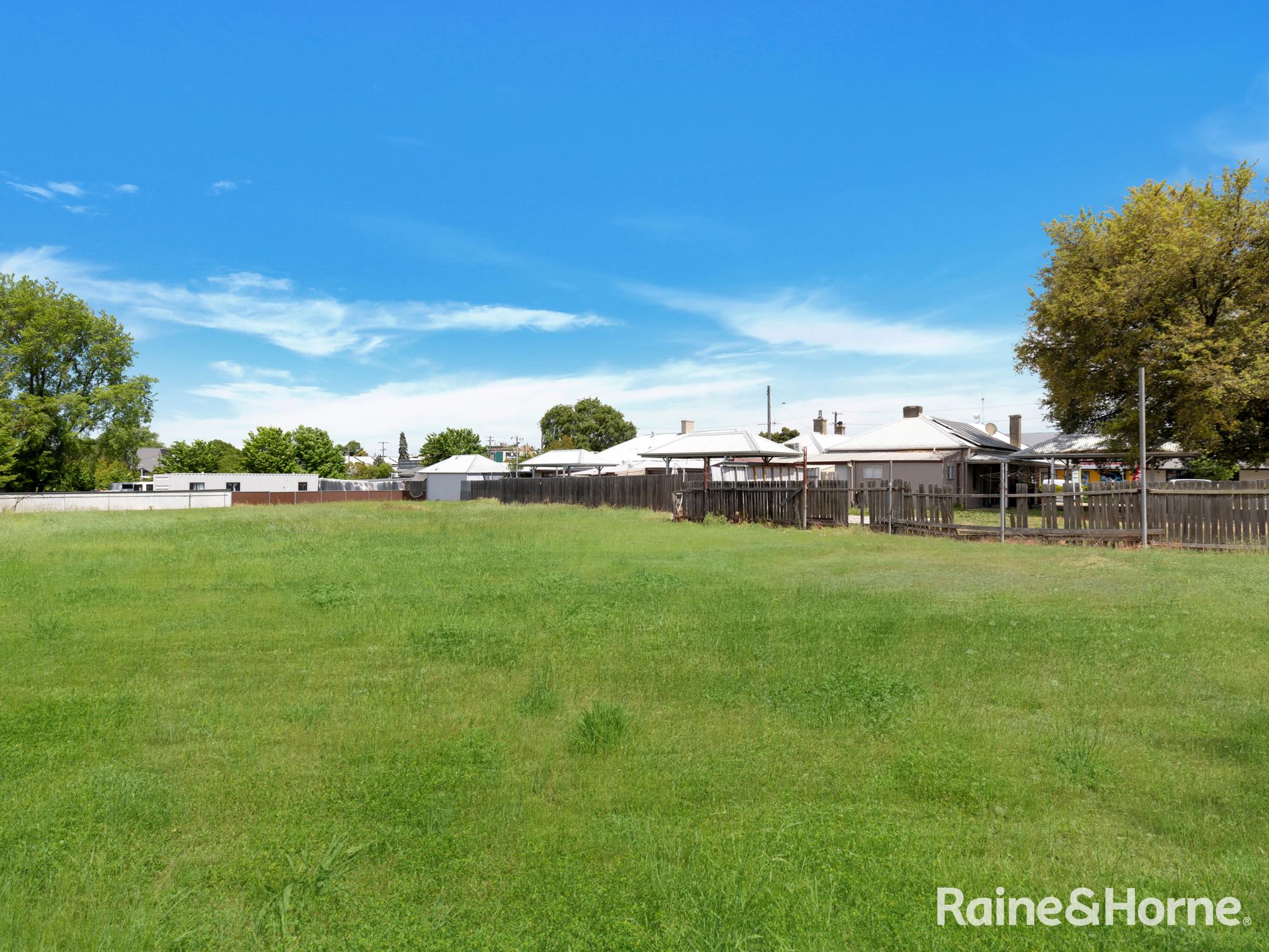 2-bedroom house at 135 Durham Street, Bathurst, NSW 2795, Bathurst, New South Wales