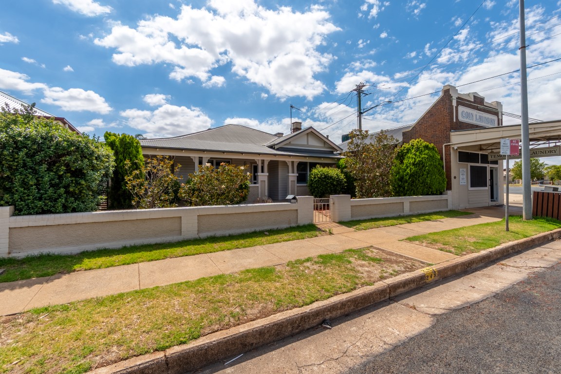 249-251 Hoskins Street, Temora, Nsw, 2666 - Image 3