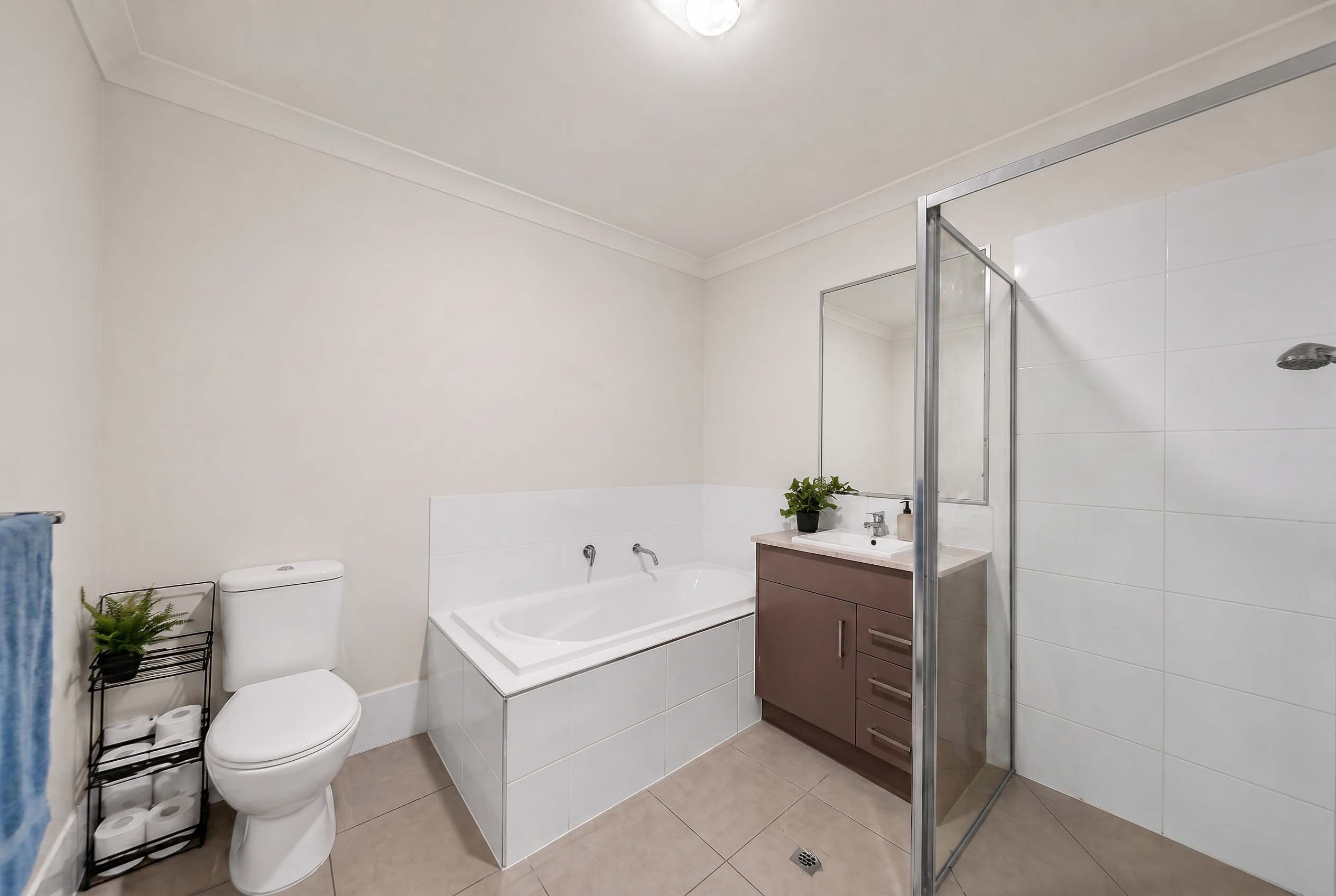 5-bedroom unit at 14 Southwood Circuit, Yarrabilba, QLD 4207, Logan, Queensland