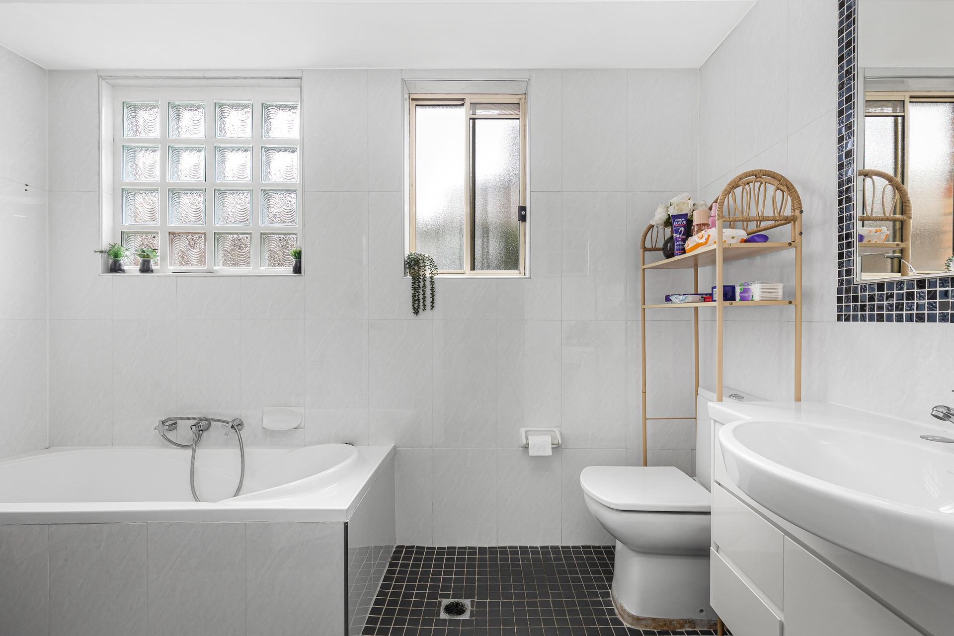 8 BARRON PLACE, Bossley Park NSW 2176 - Image 7