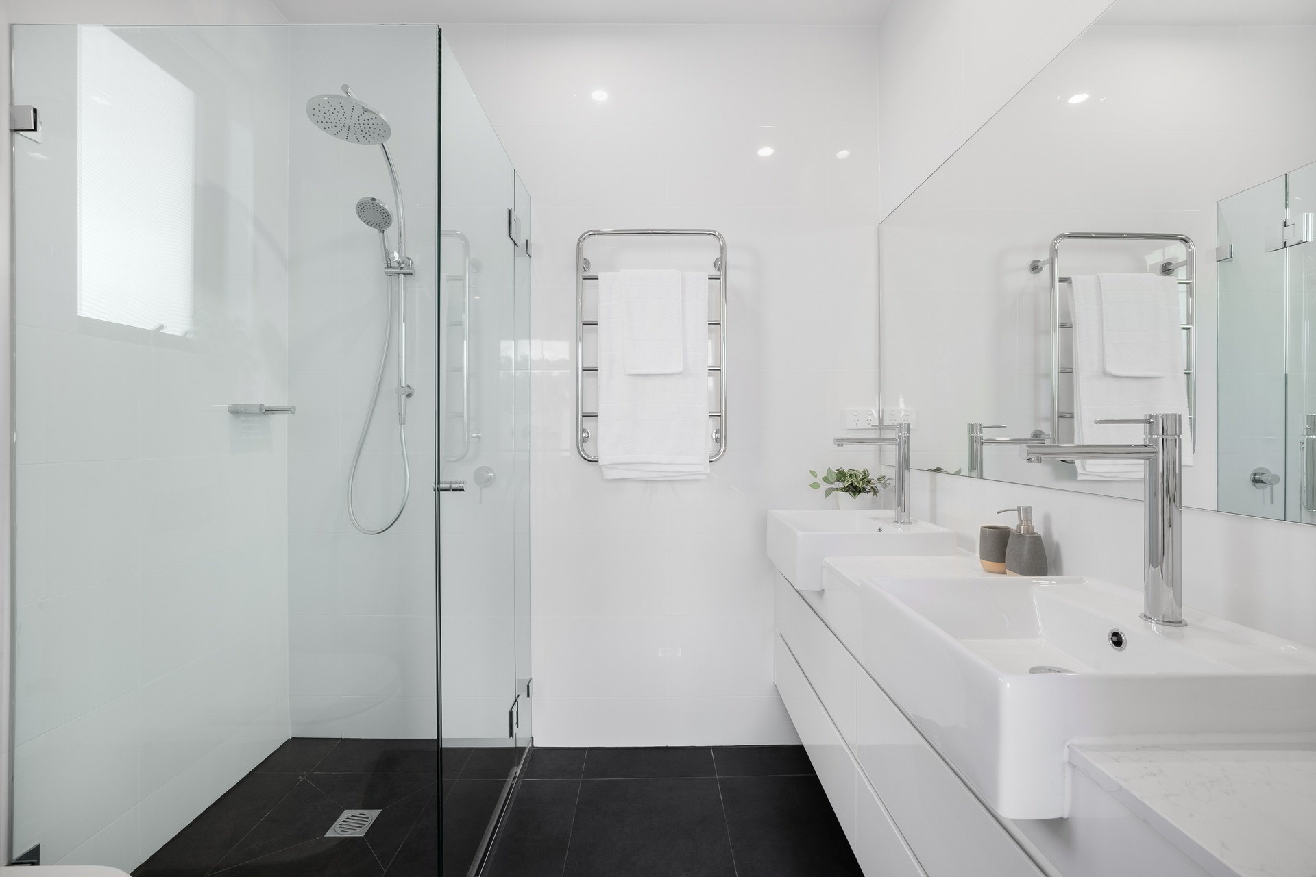 3-bedroom unit at 3/8 Aurora Close, Mawson, ACT 2607, Unincorporated Act, Australian Capital Territory