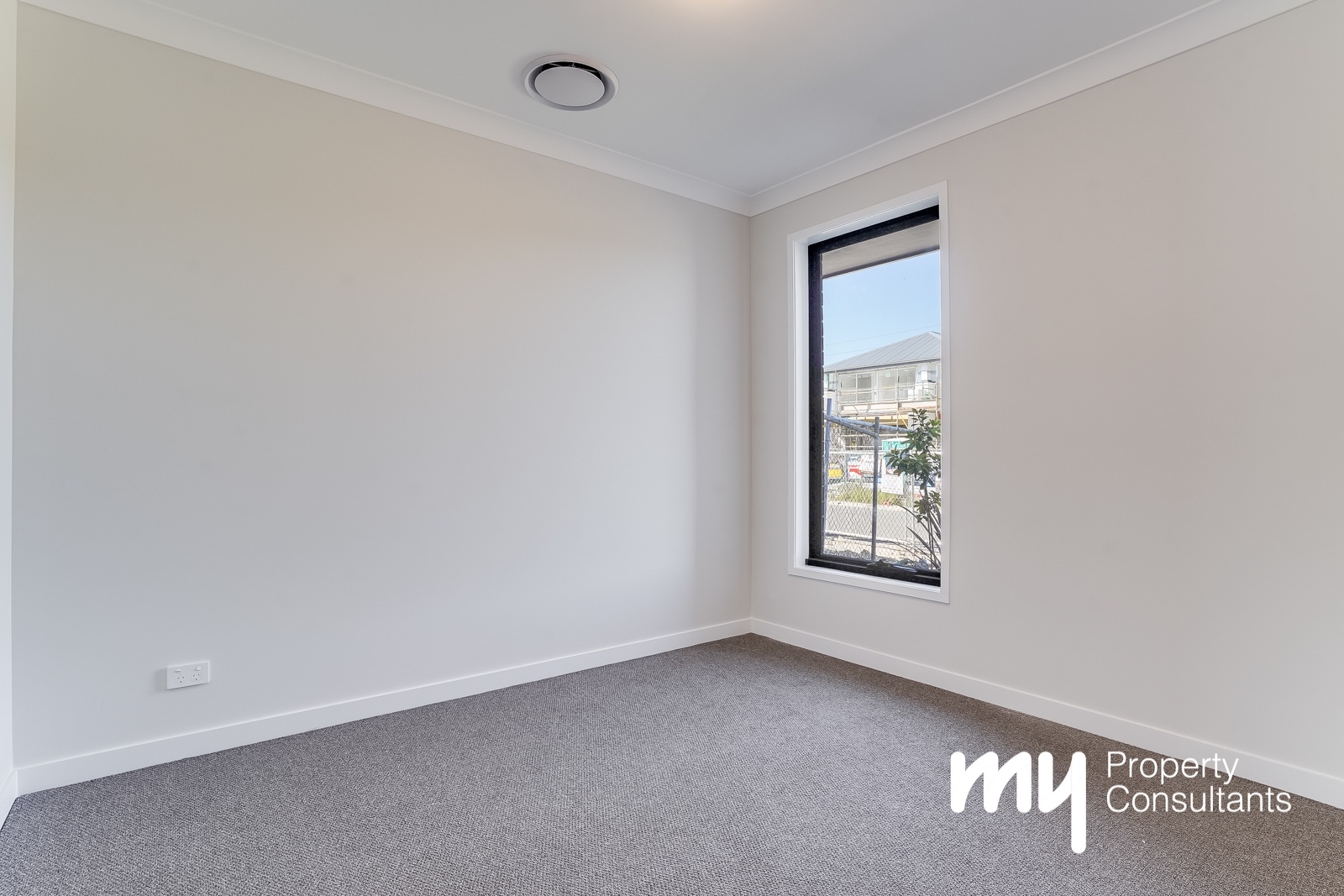 10 Cornforth Crescent, Catherine Field, NSW 2557 - Image 7