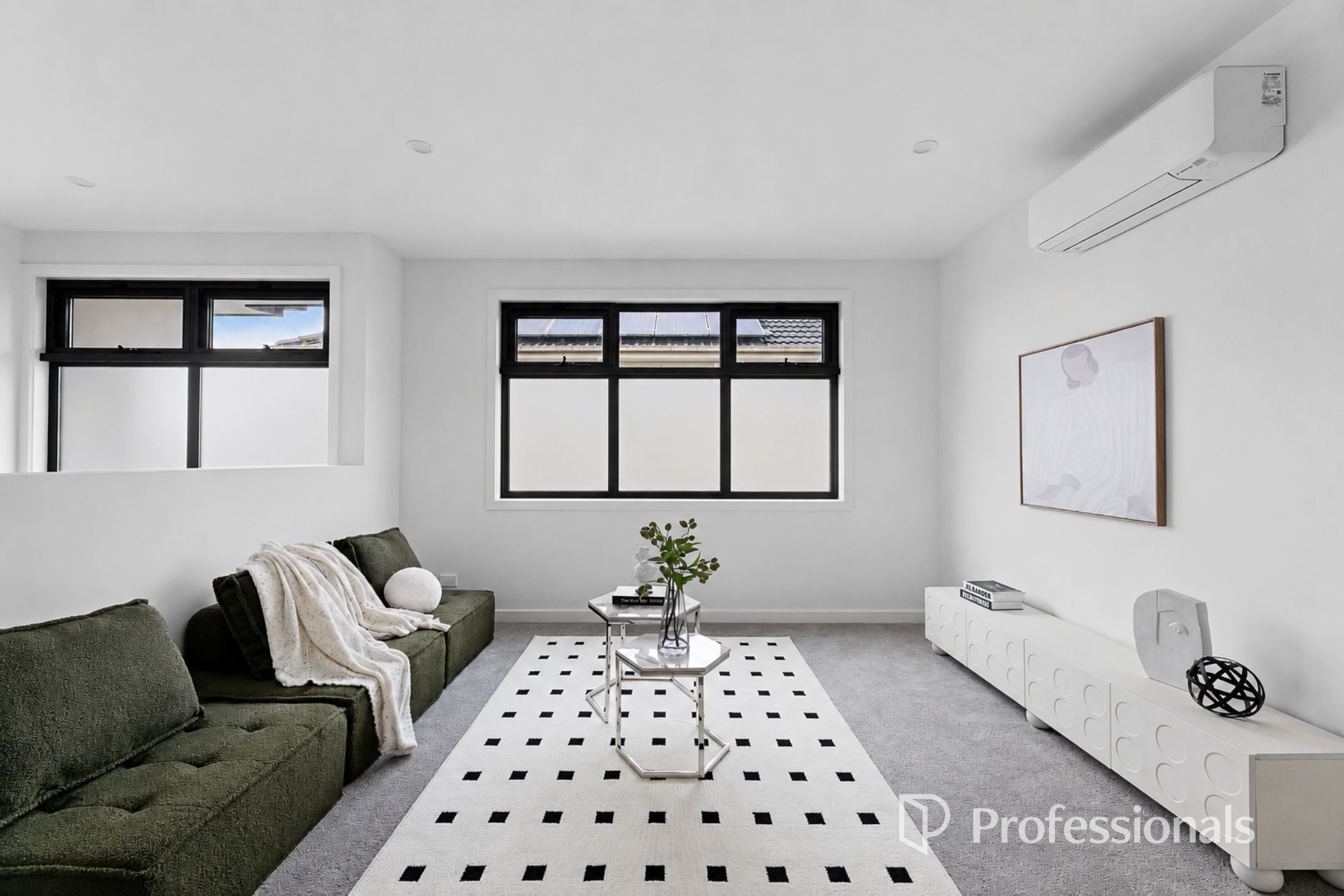 4-bedroom unit at 29B Castlewood Street, Bentleigh East, VIC 3165, Glen Eira, Victoria
