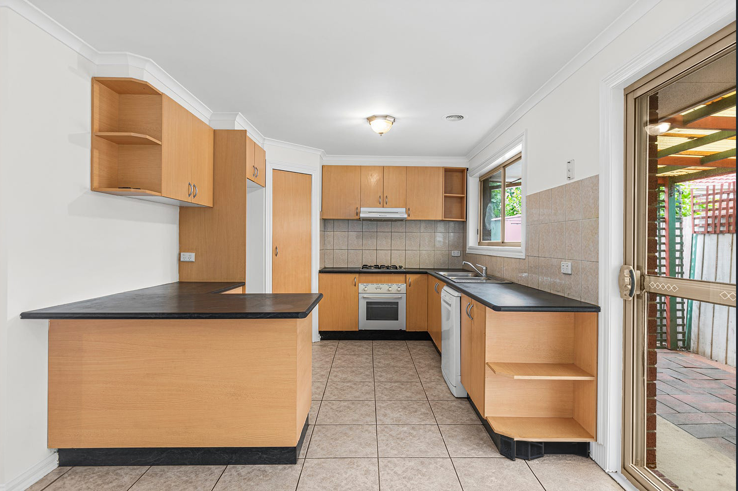 3-bedroom unit at 3/6 London Road, Broadmeadows, VIC 3047, Hume, Victoria