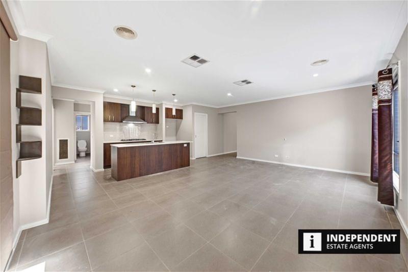 17 CORNWELL STREET, Melton South VIC 3338 - Image 7