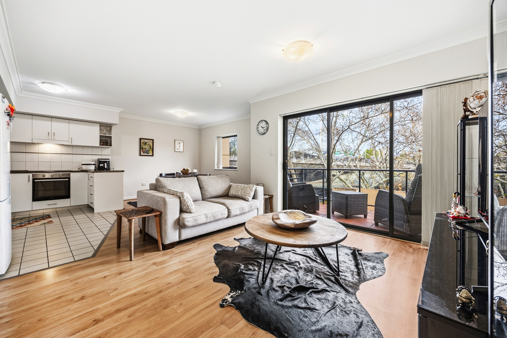 Hovea Apartments 16 110 Mounts Bay Road, Perth WA 6000 - Image 2