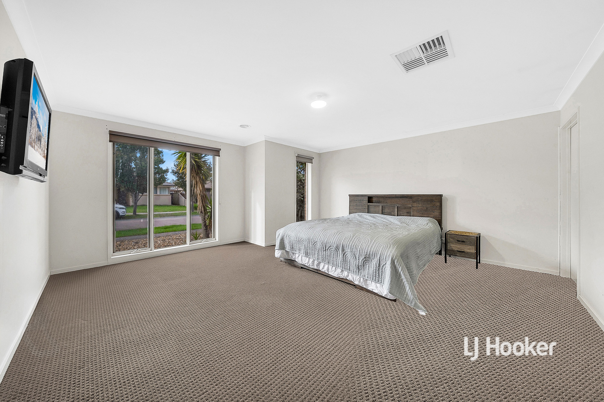 27 DAN MORGAN DRIVE, Cranbourne East VIC 3977 - Image 10