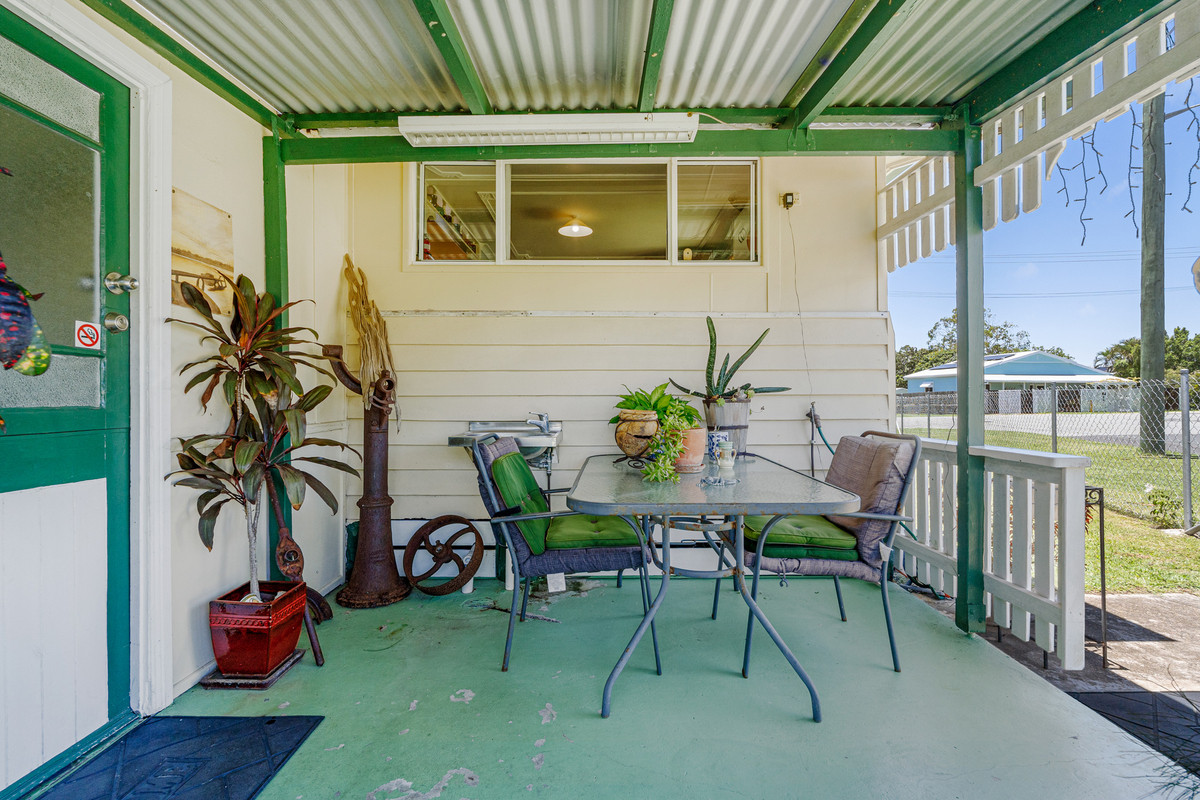 62 DAYMAN STREET, Urangan QLD 4655 - Image 2