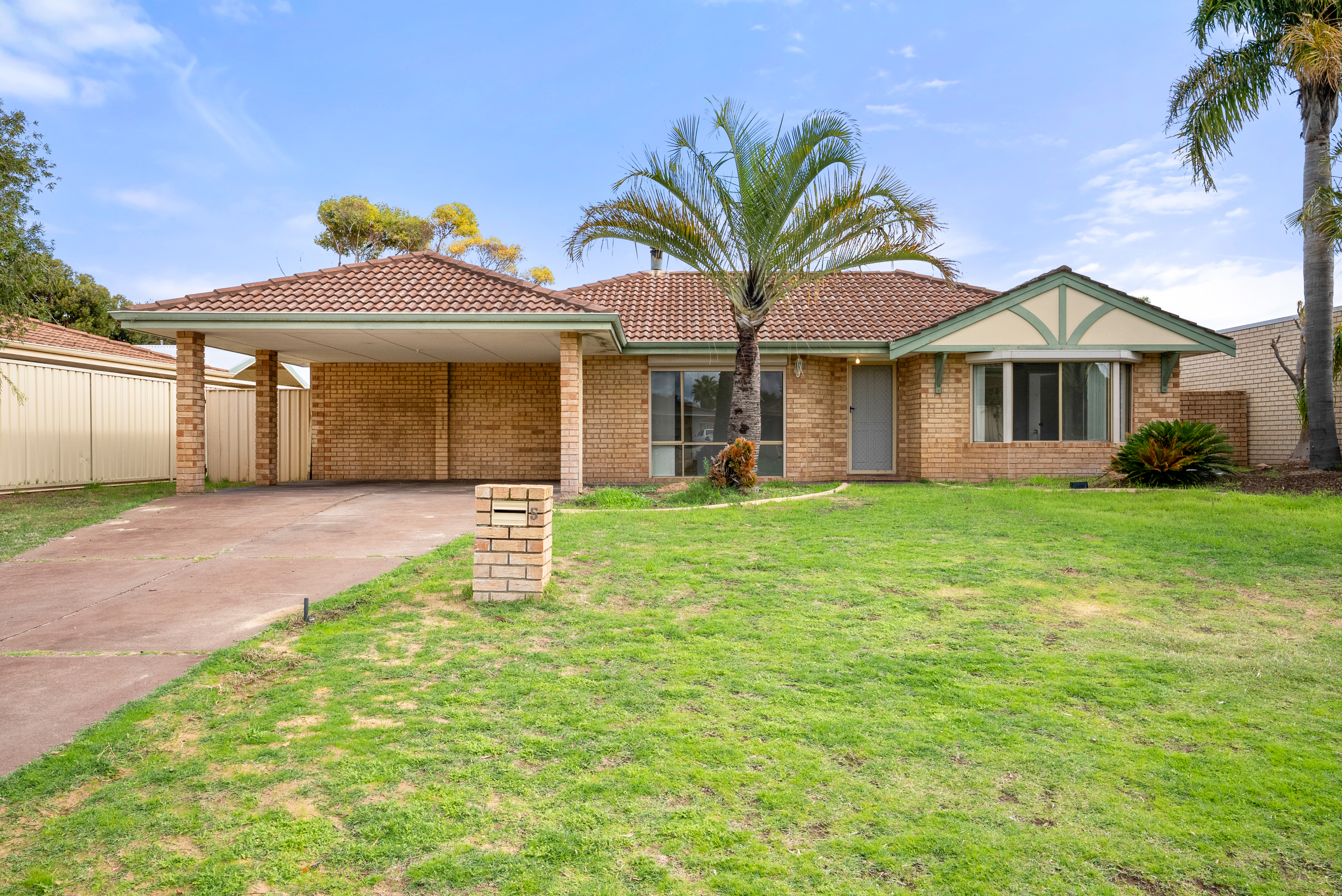 5 Lisbon Place, Warnbro, WA 6169 - Image 1