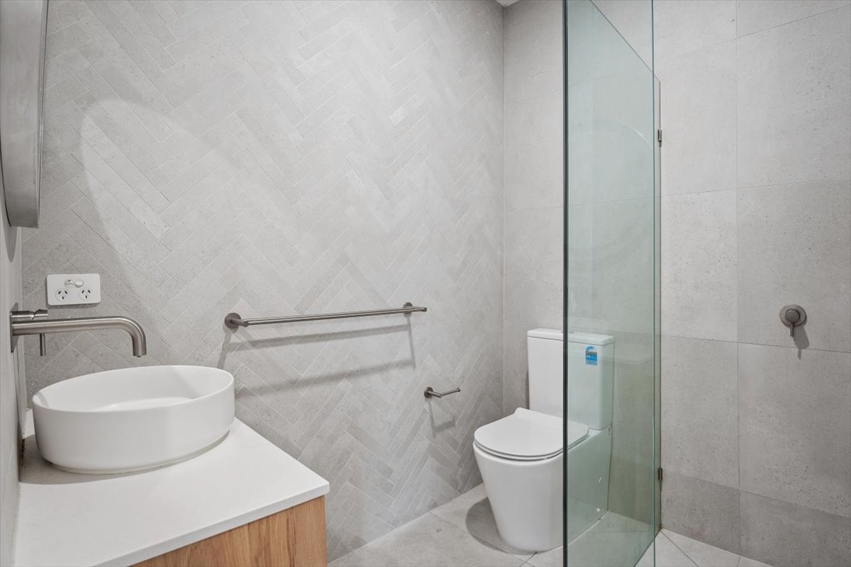 2-bedroom unit at 2/59 Jetty Road, Rosebud, VIC 3939, Mornington Peninsula, Victoria