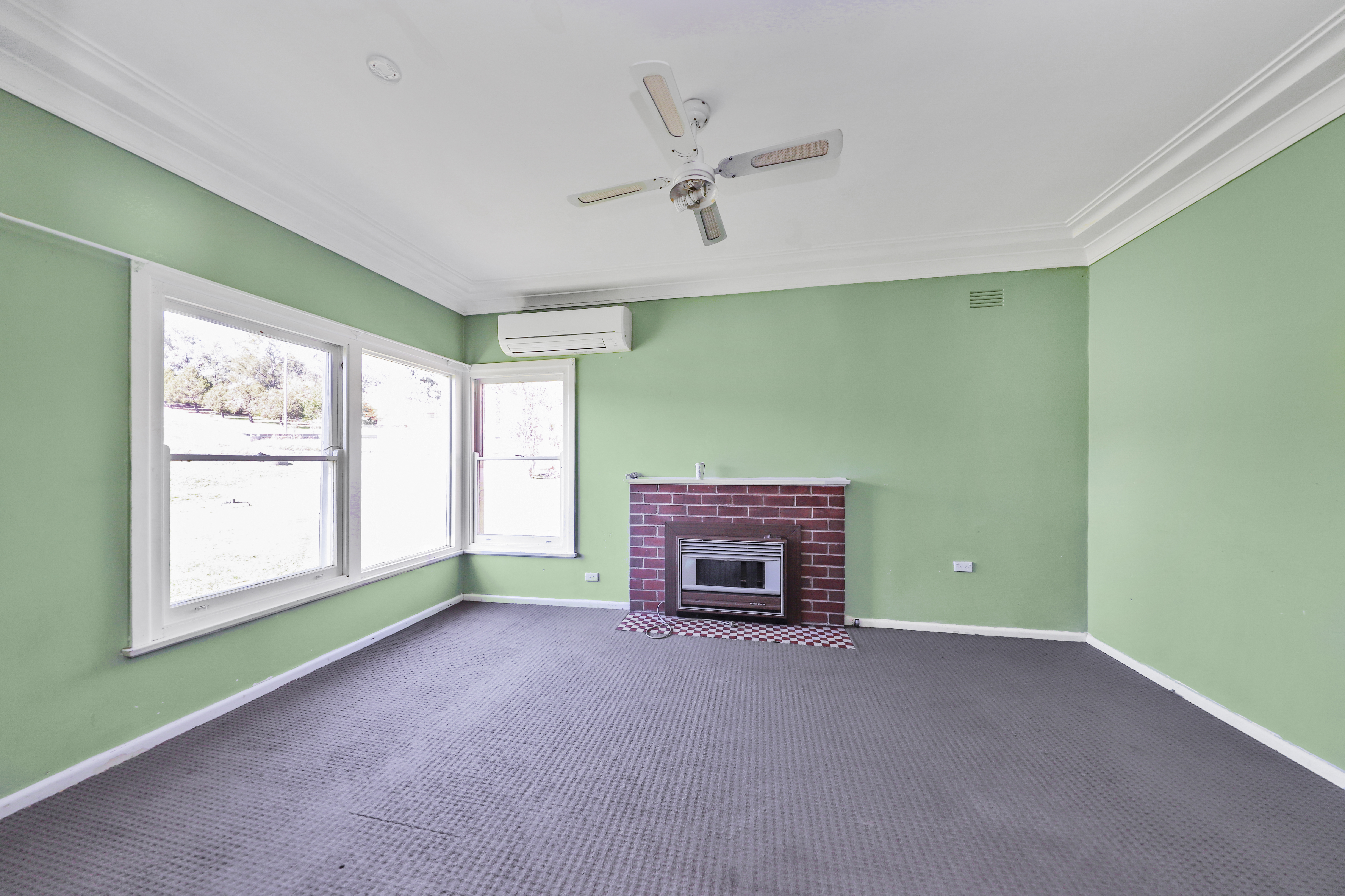 7 BLOWERING ROAD, Tumut NSW 2720 - Image 2