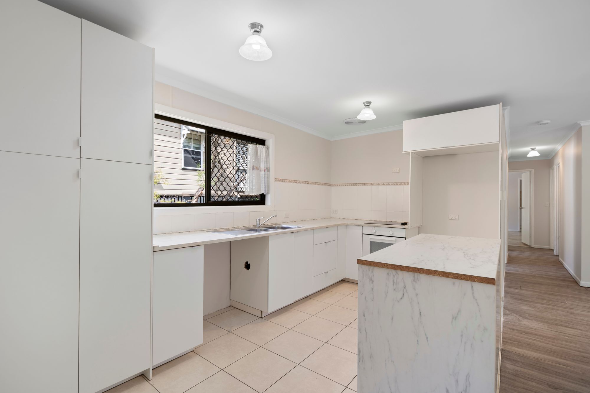 3 Broadmere Street, Annerley, QLD 4103 - Image 7