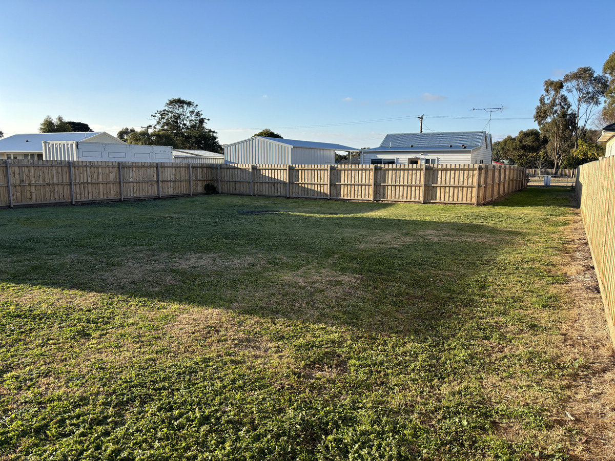 8a Witcombe Street, Winchelsea, Vic, 3241 - Image 2