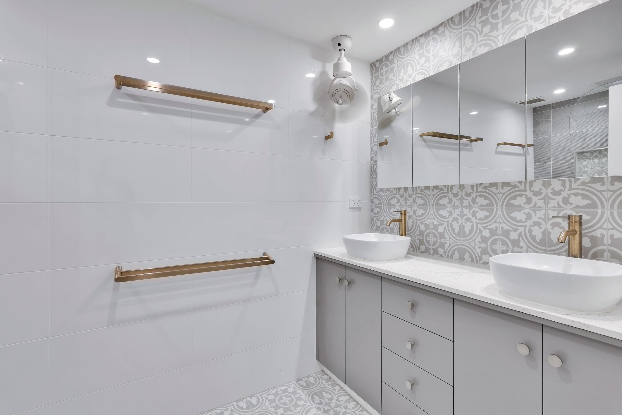 809/2-10 Greenslopes Street, Cairns North, QLD 4870 - Image 8