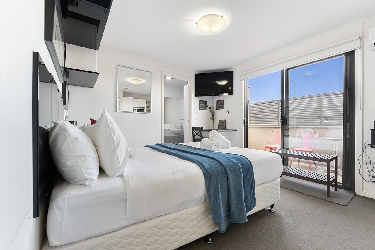 1293/13 Albert Avenue, Broadbeach, Qld, 4218 - Image 3