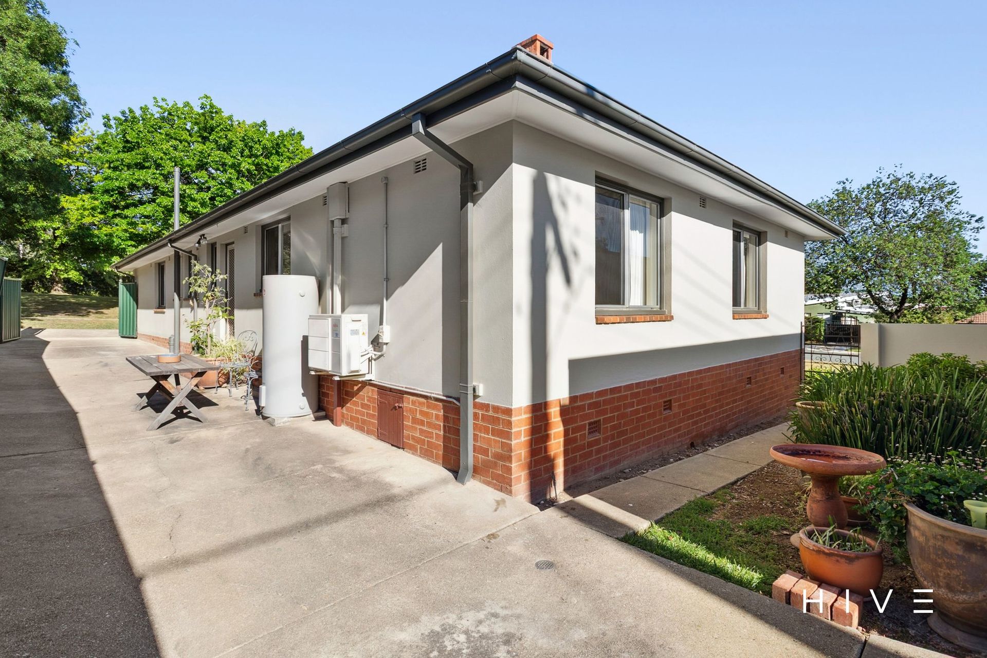 4-bedroom house at 2 Caley Crescent, Narrabundah, ACT 2604, Unincorporated Act, Australian Capital Territory
