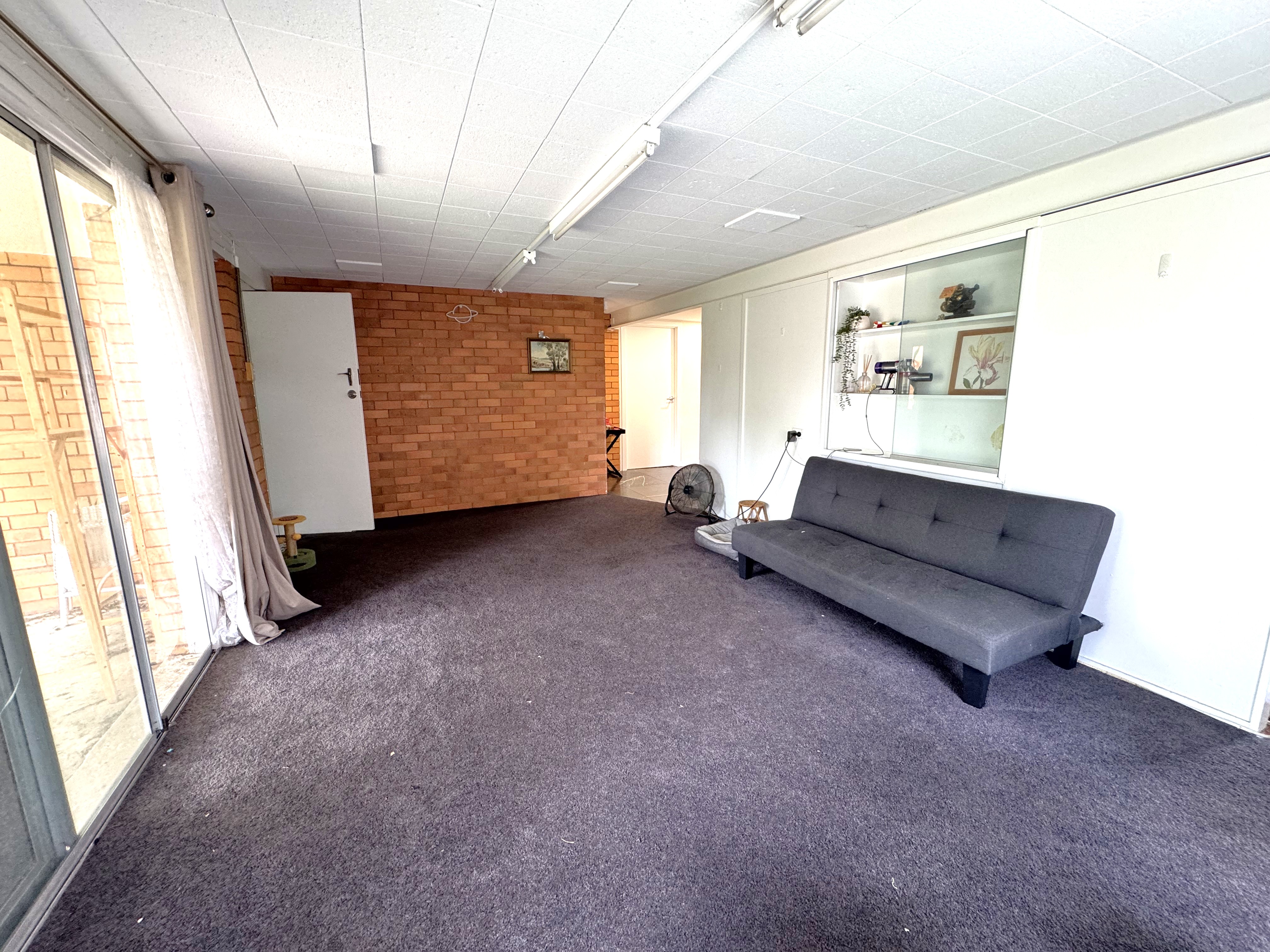 5-bedroom house at 17 Darwin Street, Aspley, QLD 4034, Brisbane, Queensland