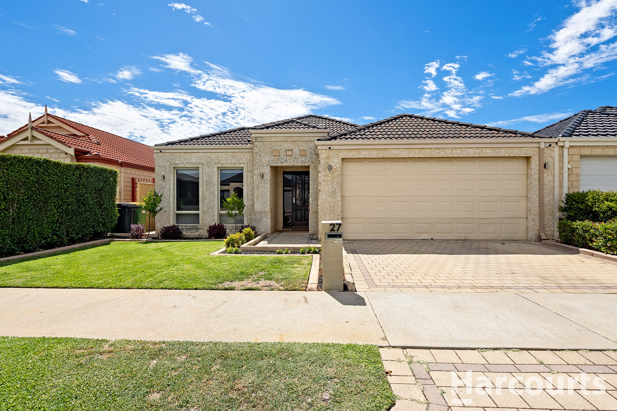 27 Finsbury Drive, Thornlie, WA 6108 - Image 2