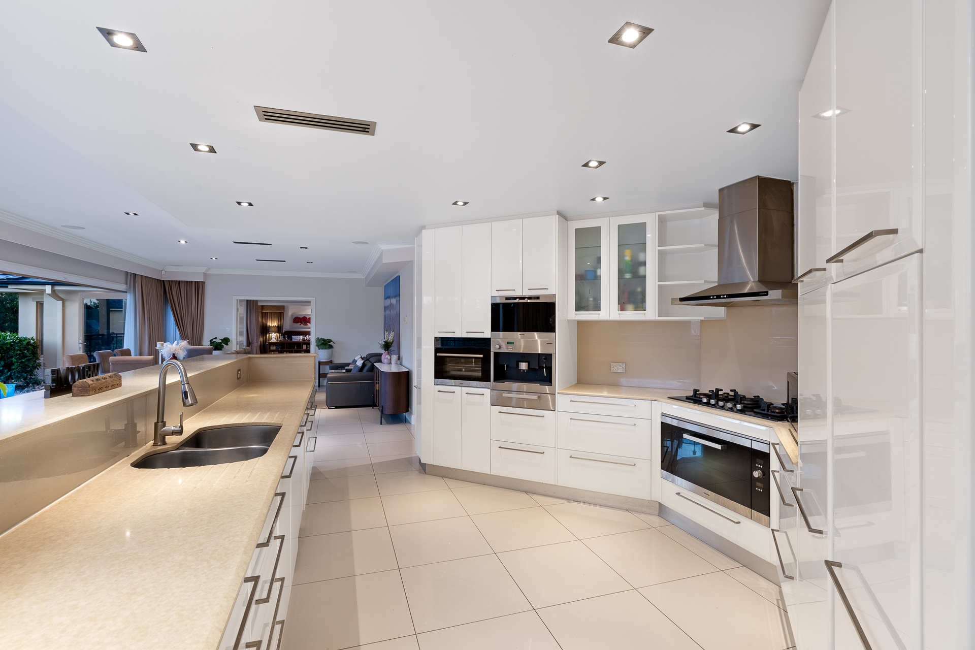 6-bedroom house at 38 PORTRUSH CRESCENT, Luddenham NSW 2745, Liverpool, New South Wales