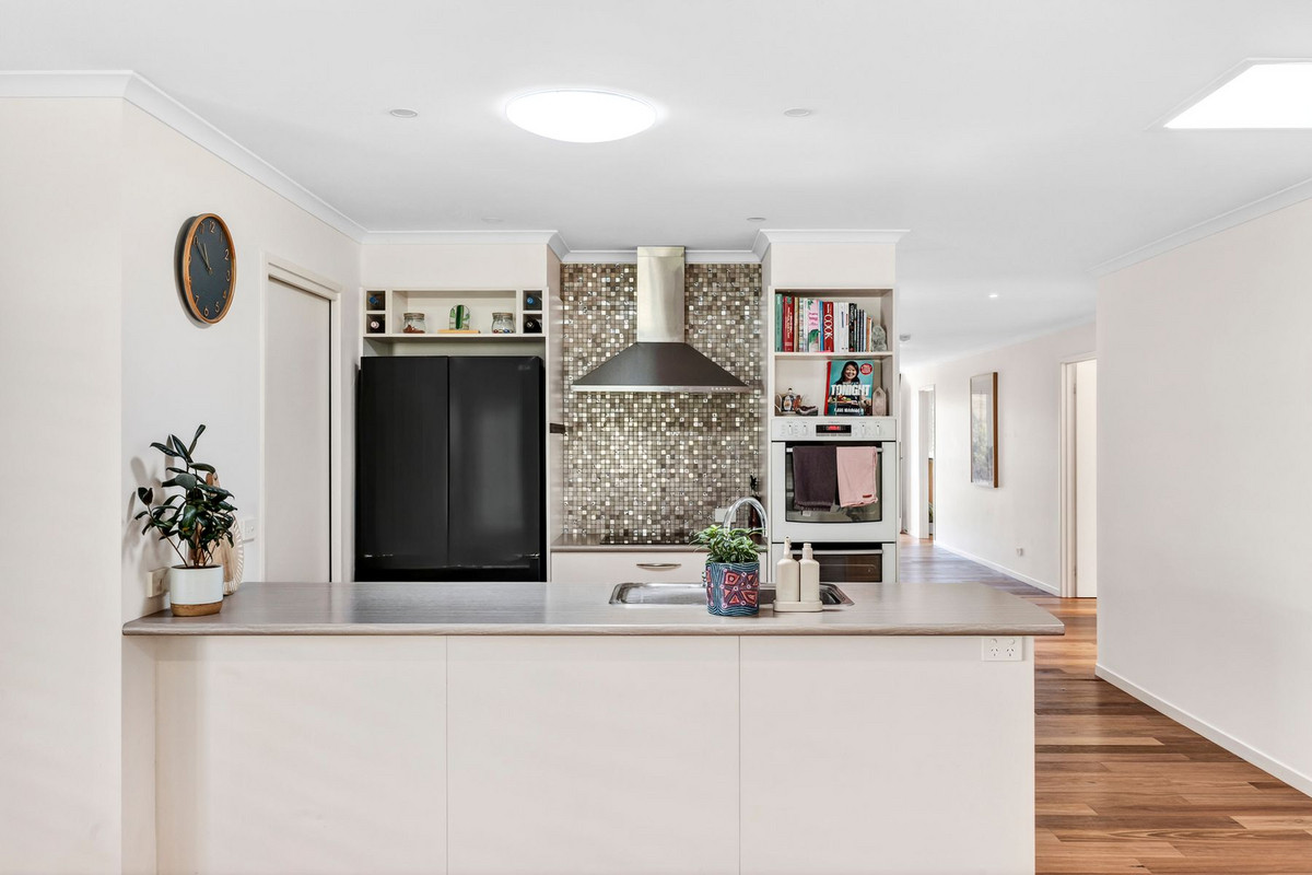 99 SPRING VALLEY DRIVE, Torquay VIC 3228 - Image 3