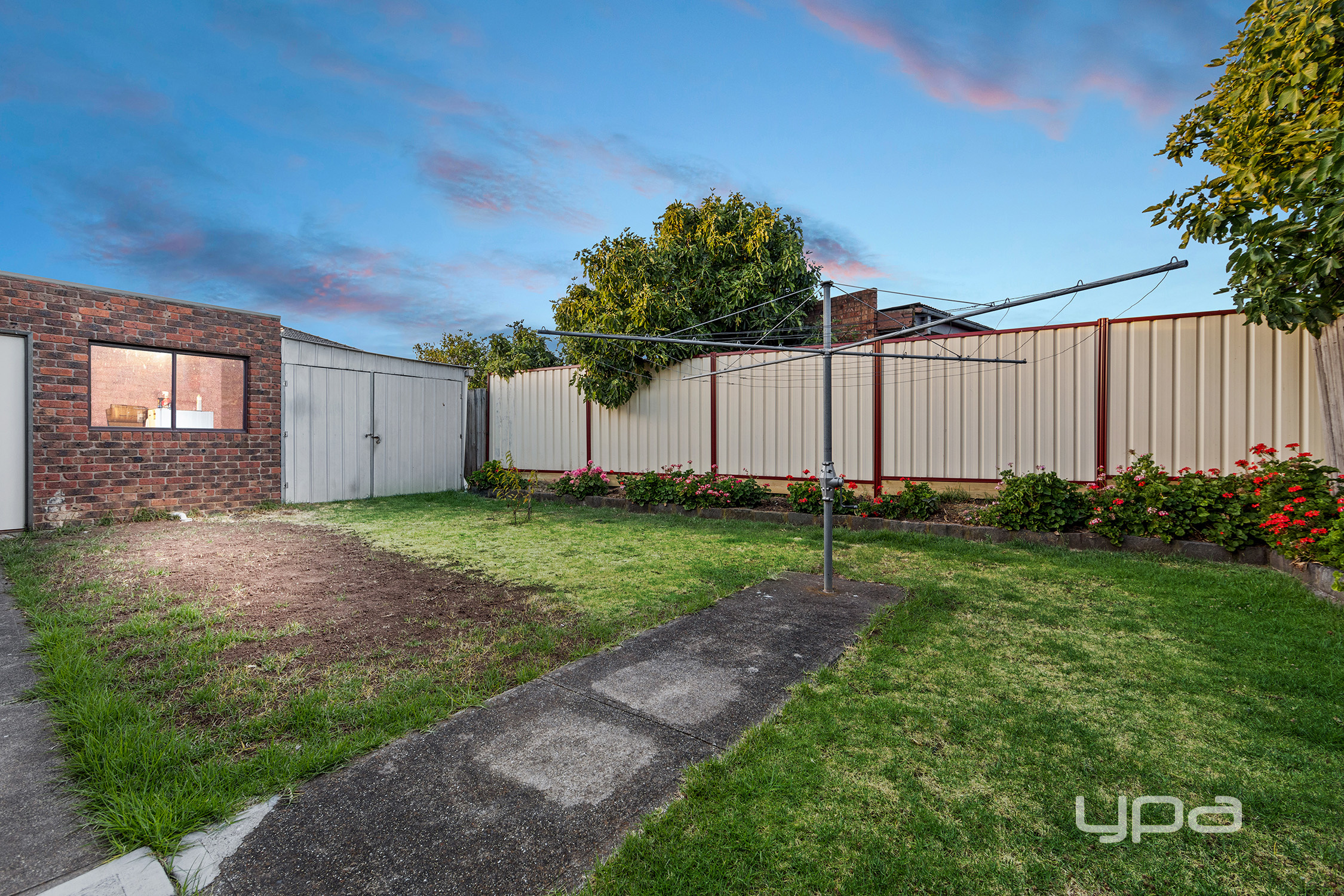 16 Somerton Crescent, St Albans, VIC 3021 - Image 10