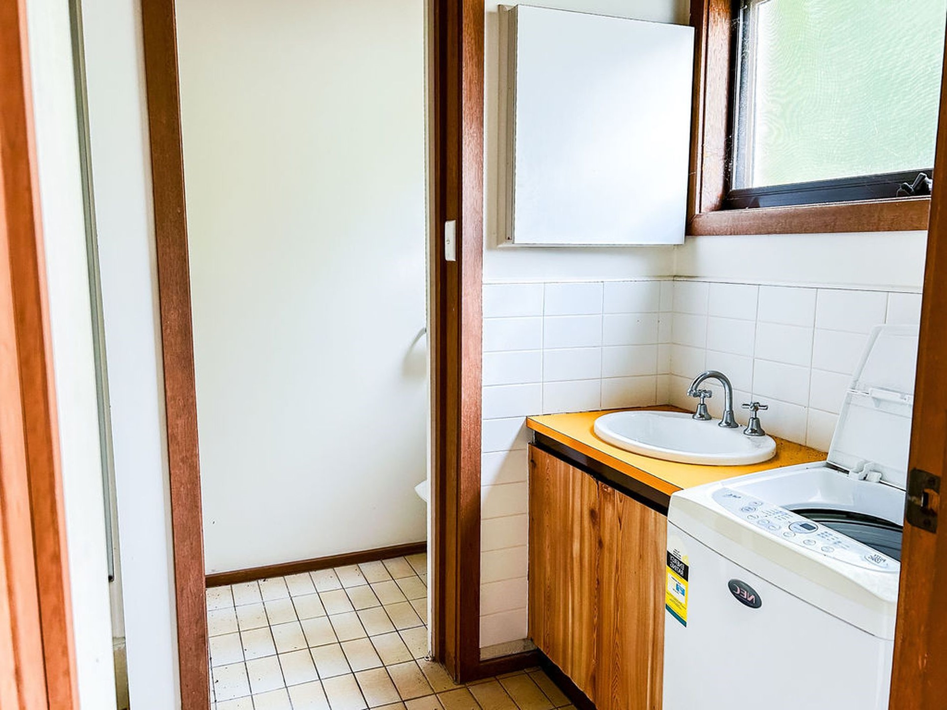 1-bedroom unit at 5 6-8 BUCKLAND DRIVE, MALLACOOTA VIC 3892, East Gippsland, Victoria