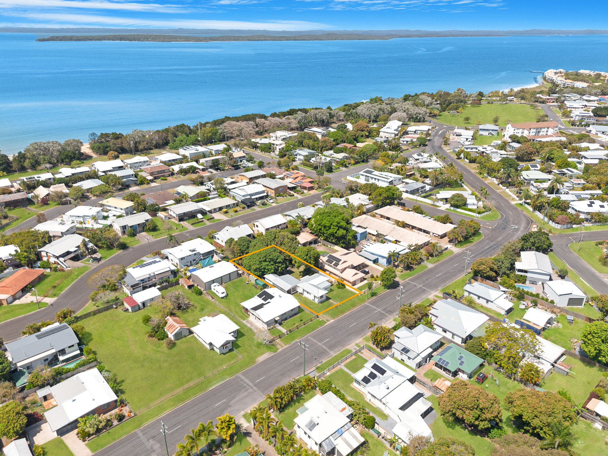 64 KING STREET, Urangan QLD 4655 - Image 10