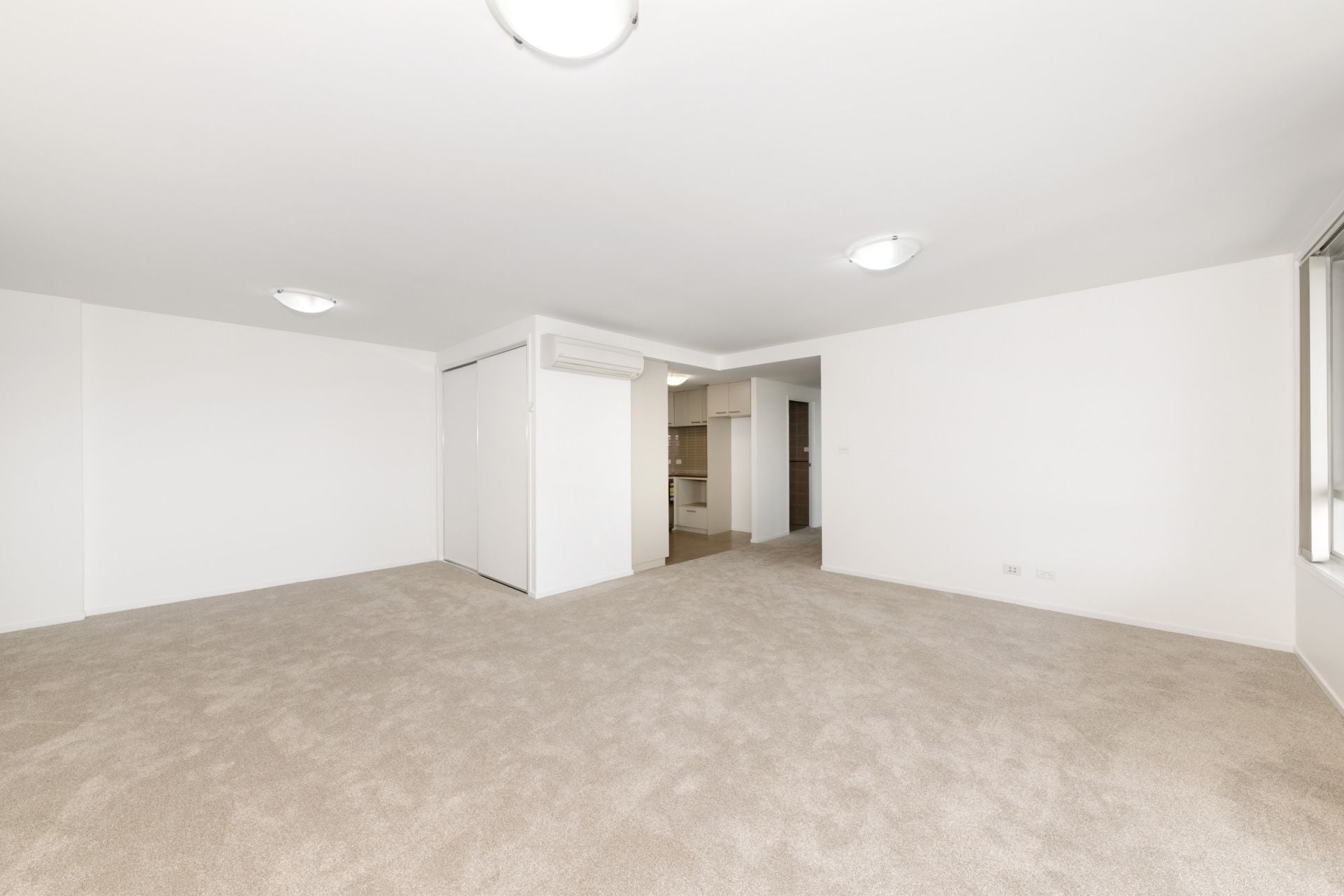 ORACLE 138 64 COLLEGE STREET, BELCONNEN ACT 2617 - Image 3