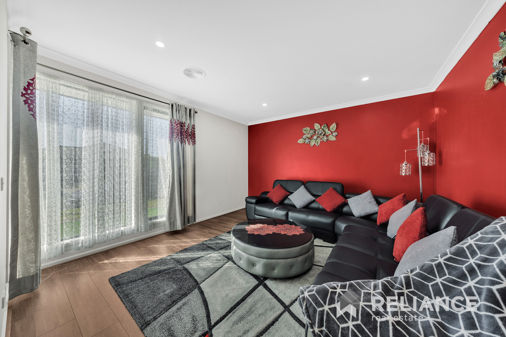 28 HOUNSLOW DRIVE, Wyndham Vale VIC 3024 - Image 2