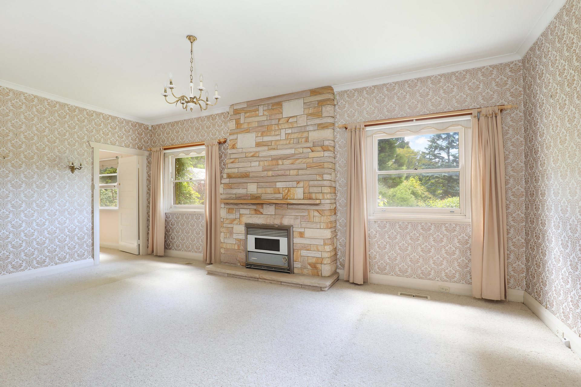 99 CRAIGEND STREET, Leura NSW 2780 - Image 4