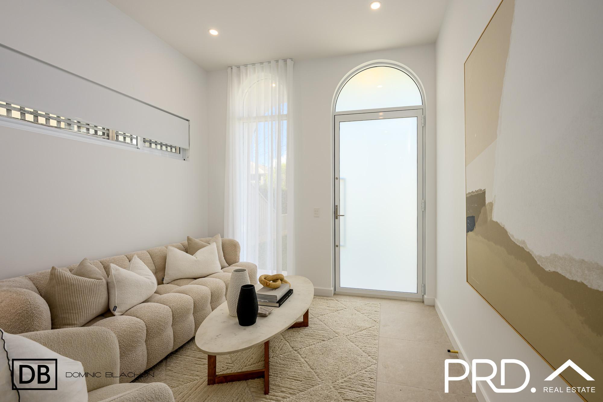 10 Eileen Street, Picnic Point, NSW 2213 - Image 2