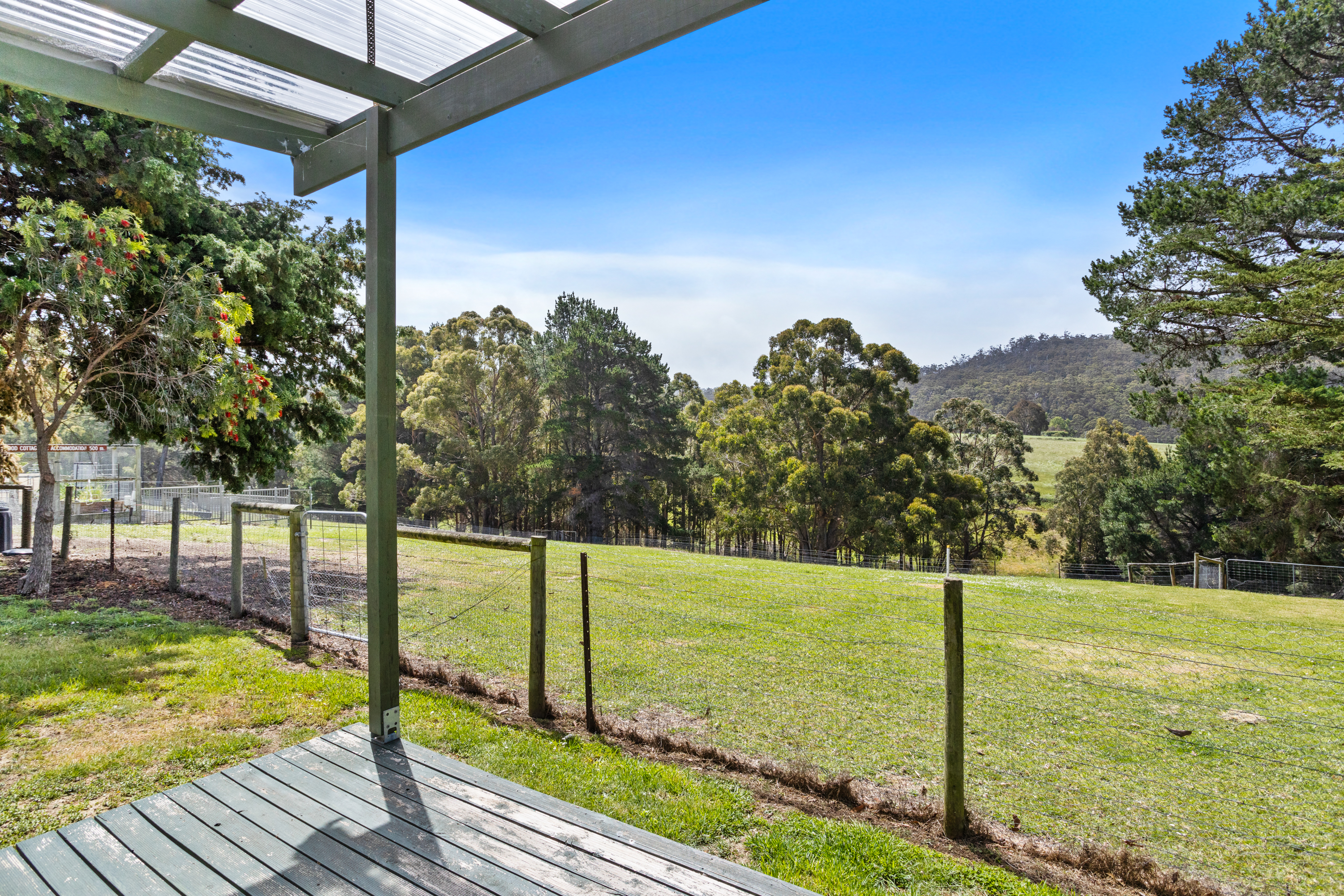 5-bedroom house at HONEYWOOD COTTAGE 72 PULLENS ROAD, WOODBRIDGE TAS 7162, Kingborough, Tasmania