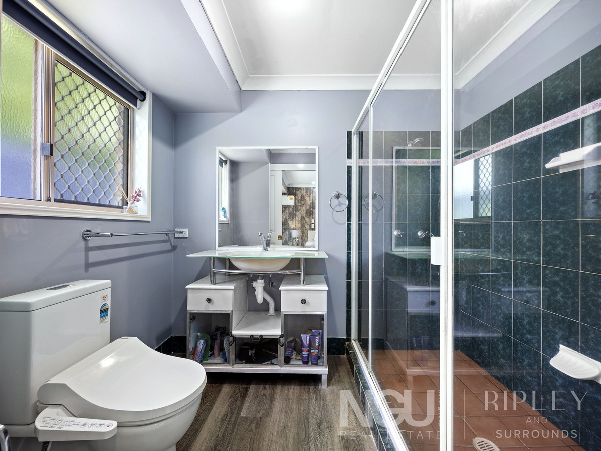 31 HAYES STREET, Brassall QLD 4305 - Image 8