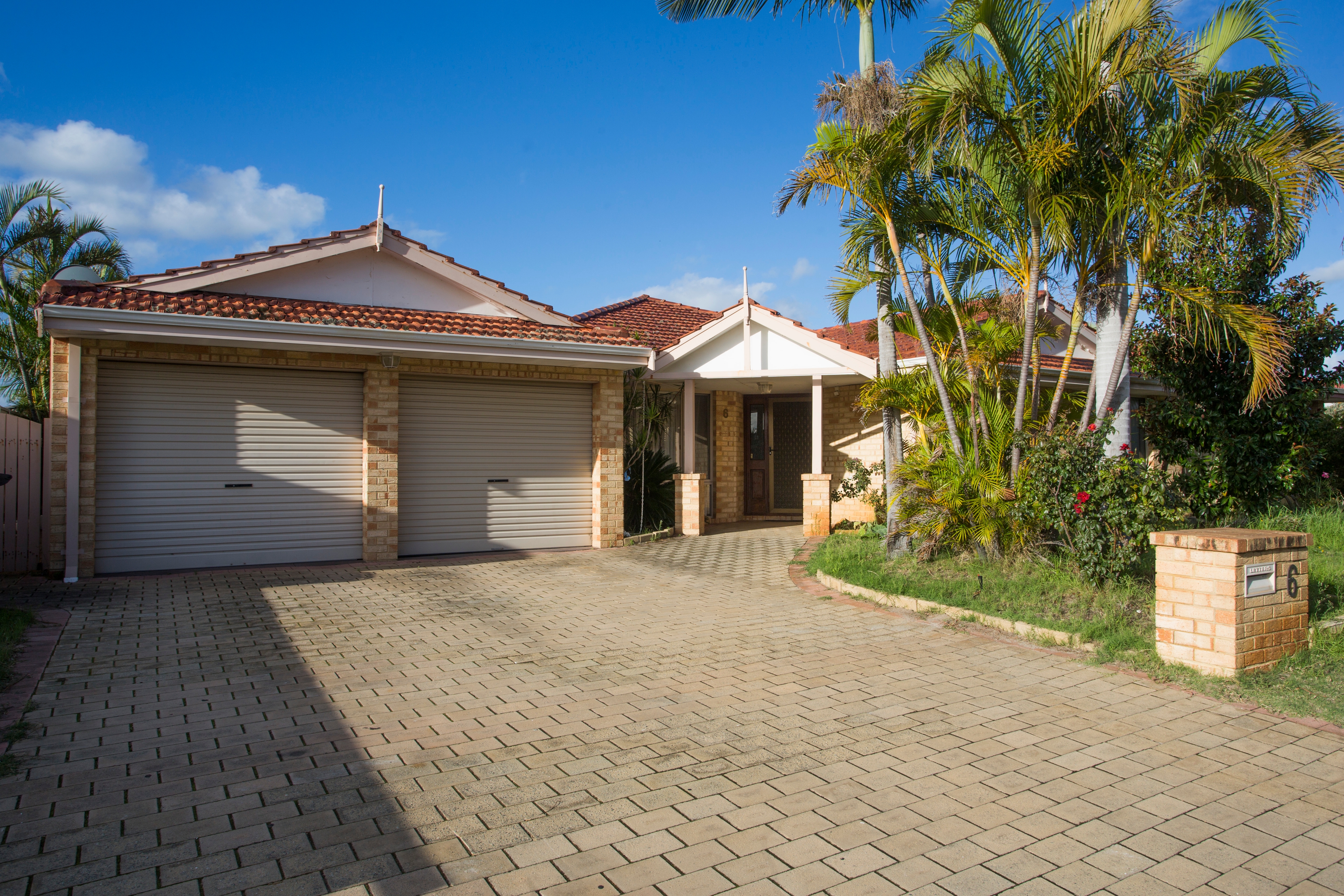 6 BURGANDY COURT, Thornlie WA 6108 - Image 1