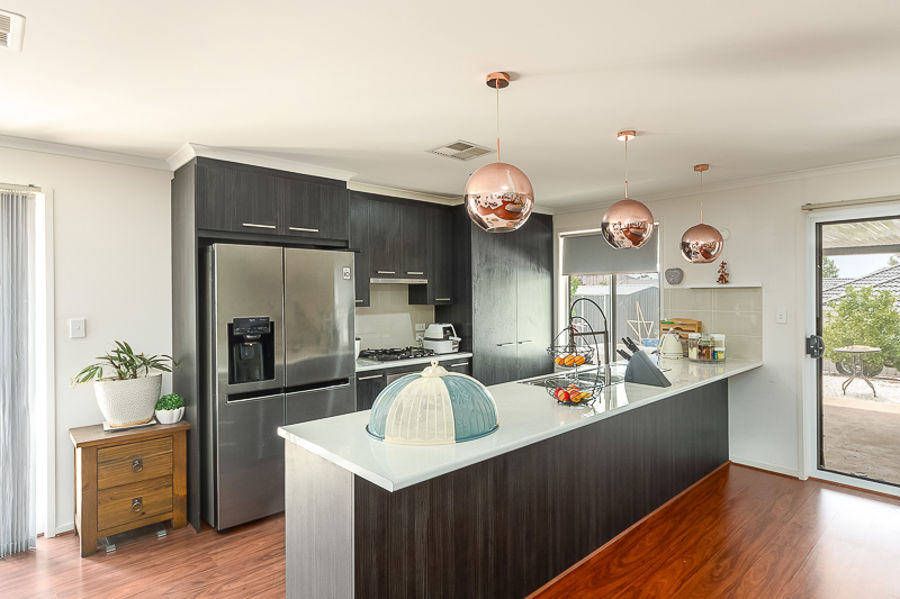 38 Willowbark Cres (39 Parkview Drv), Murray Bridge, Sa, 5253 - Image 2