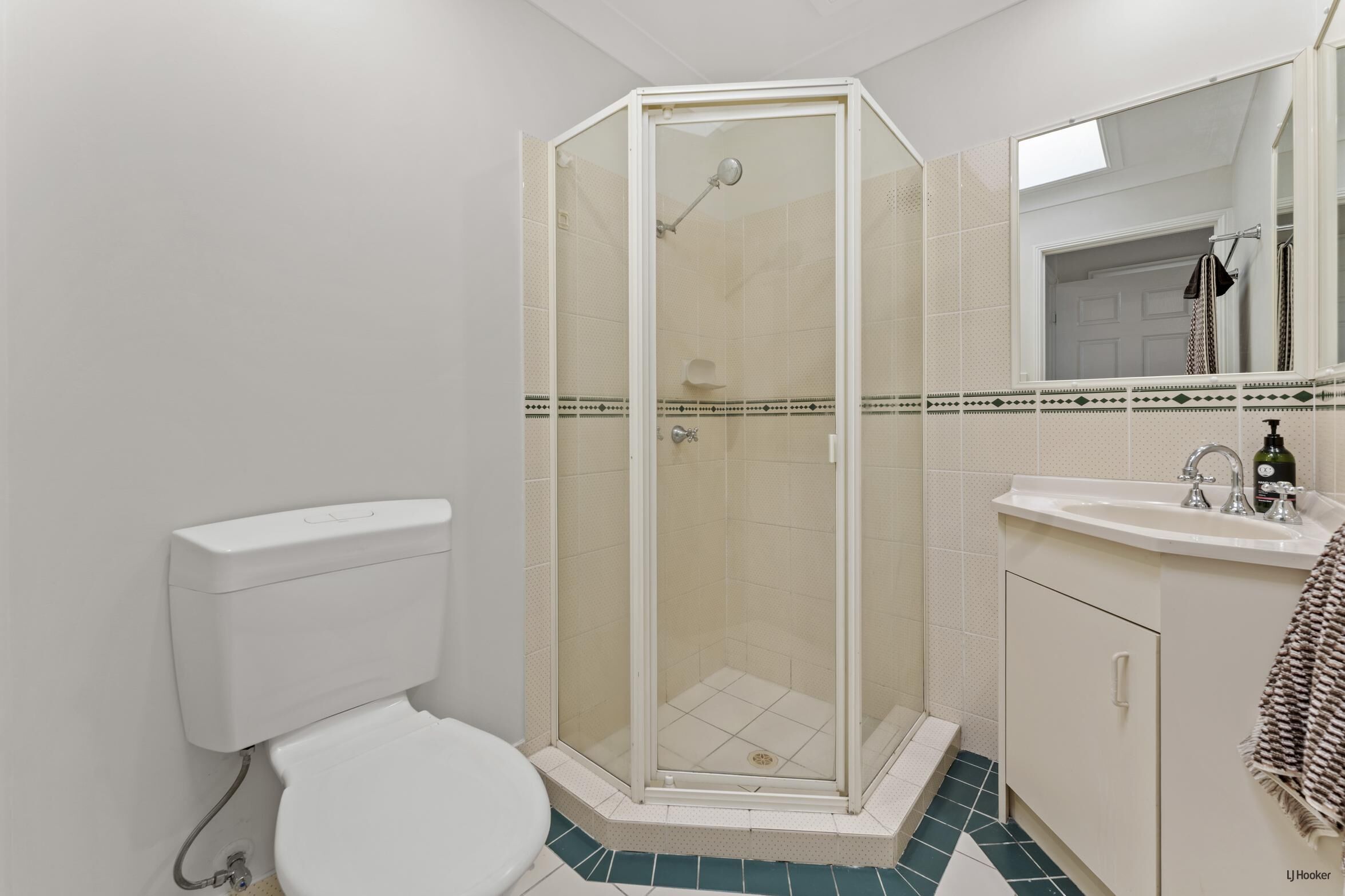 3-bedroom unit at 3/6 Maranta Street, Elanora, QLD 4221, Gold Coast, Queensland