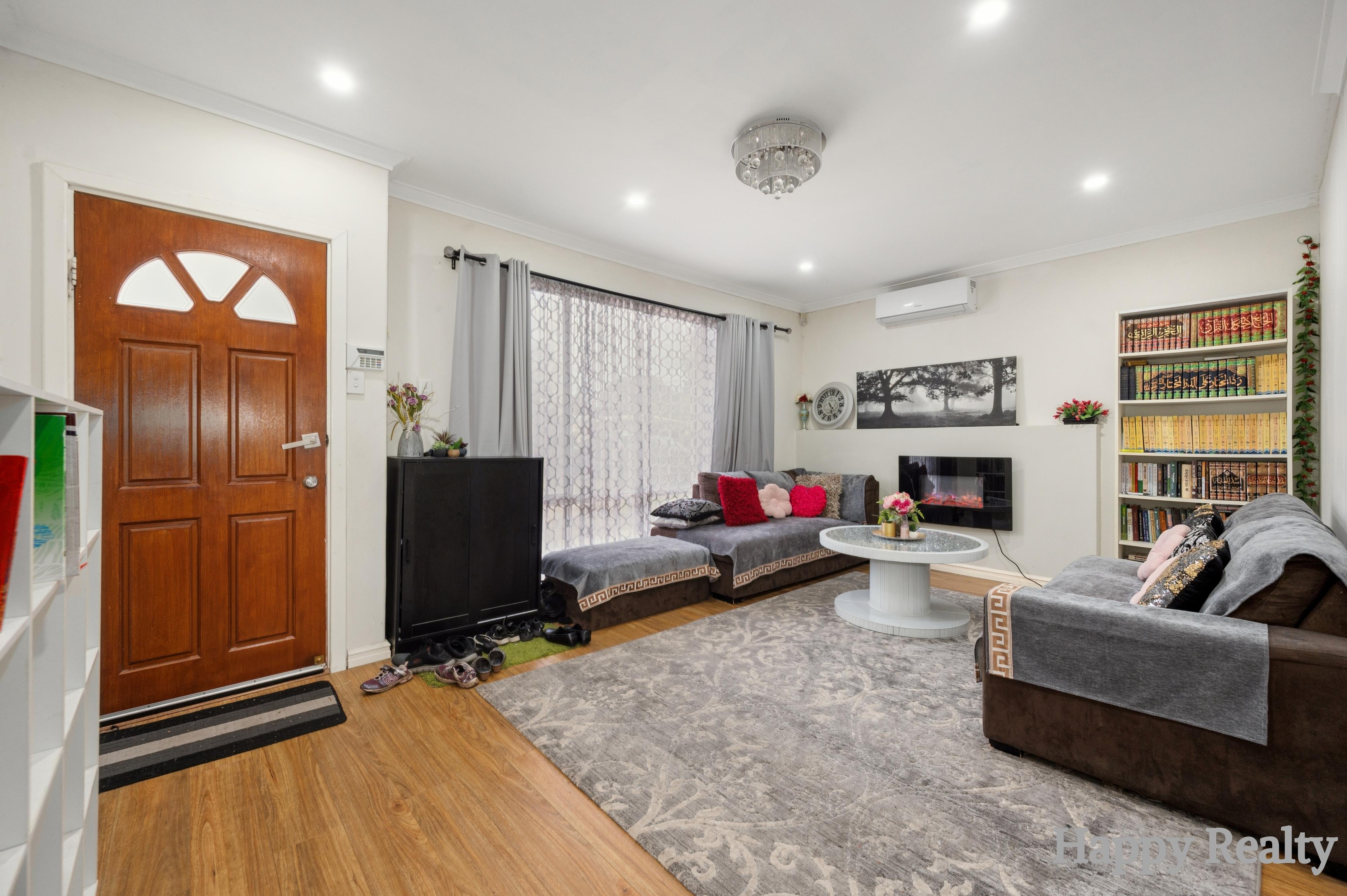 33 COOPS AVENUE, Thornlie WA 6108 - Image 2