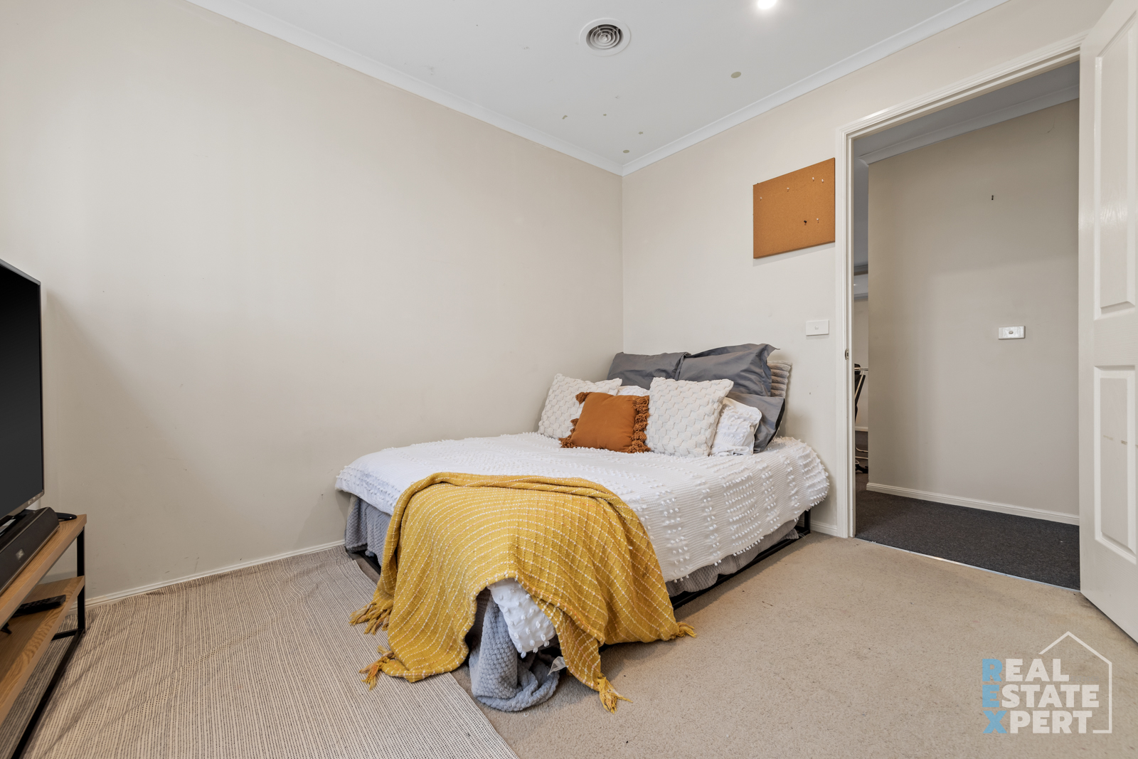 3-bedroom house at 6 NILUFA COURT, Hampton Park VIC 3976, , Victoria