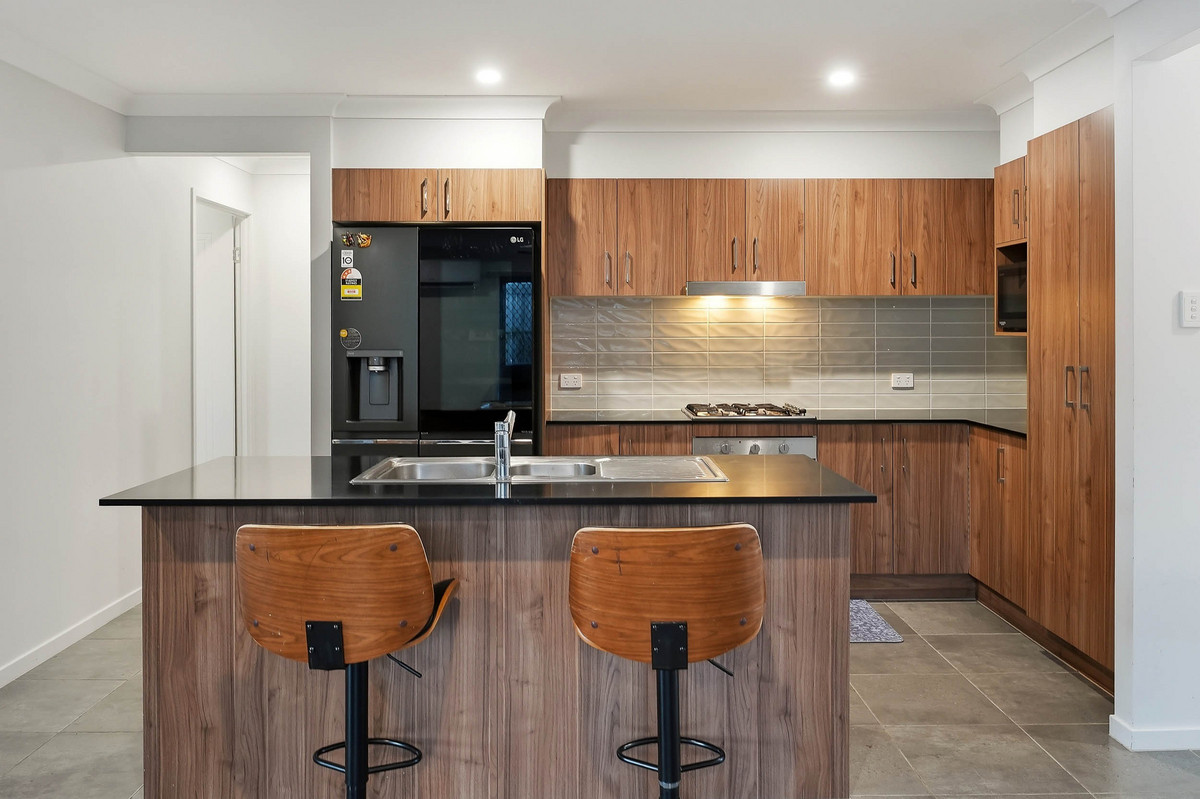 10 Palk Place, Spring Mountain, QLD 4300 - Image 5