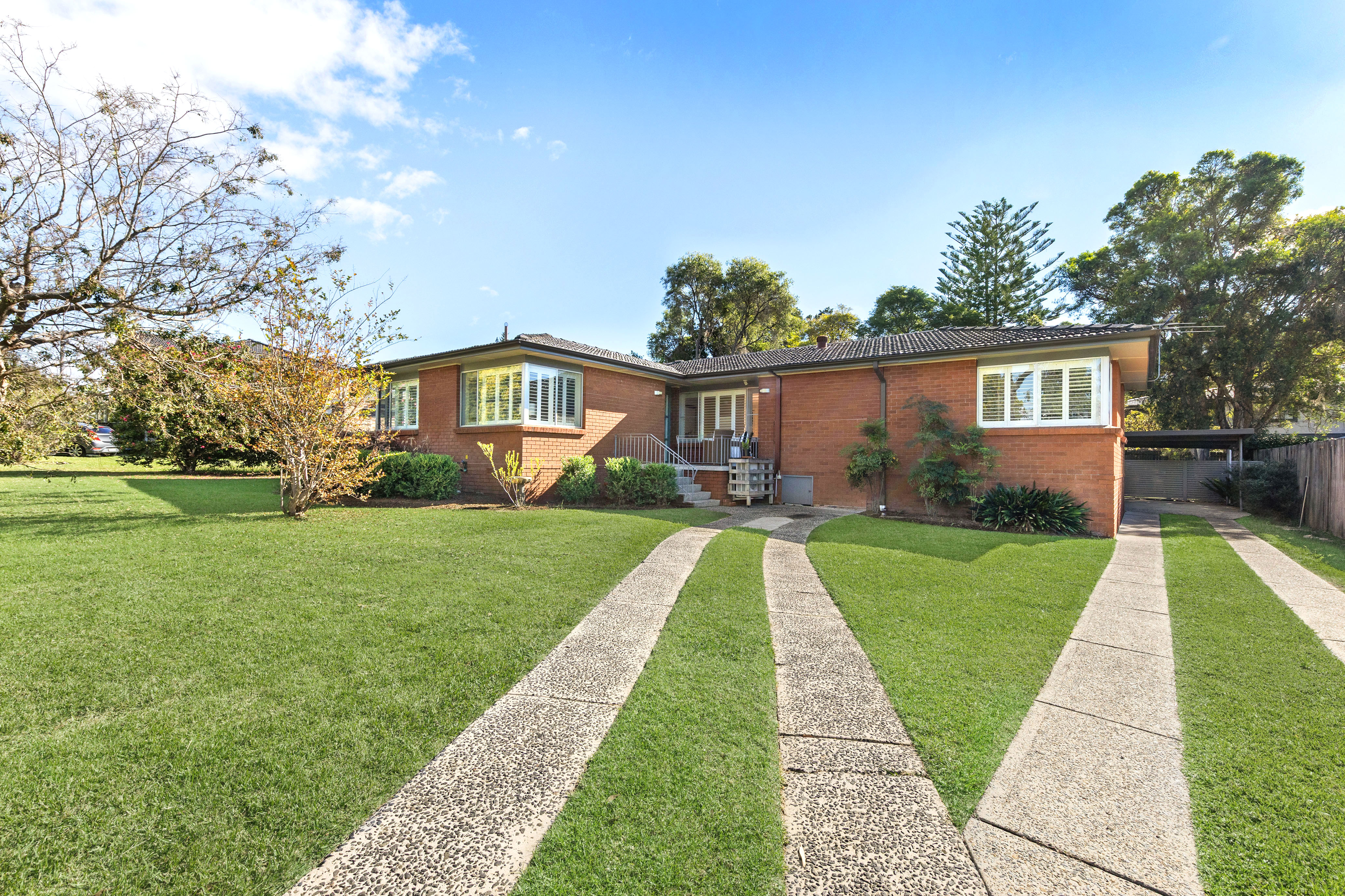 6 MILBURN PLACE, St Ives Chase NSW 2075 - Image 1