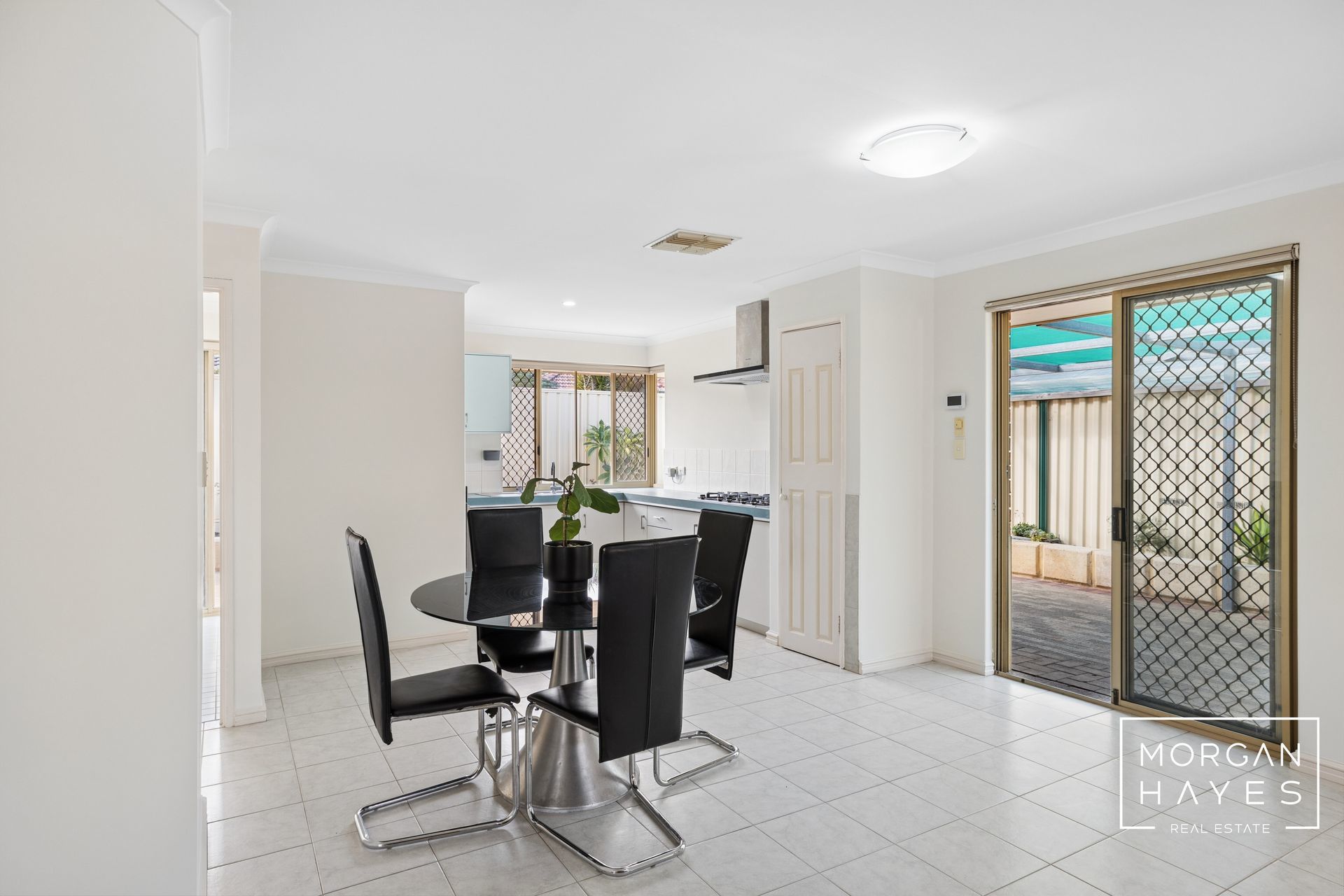 2/14 Skytown Place, Queens Park, WA 6107 - Image 8