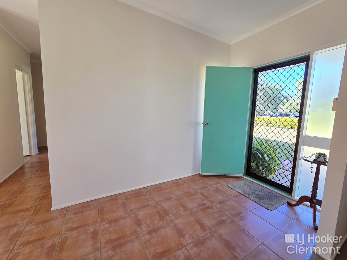 32 COLLINS STREET, Clermont QLD 4721 - Image 5