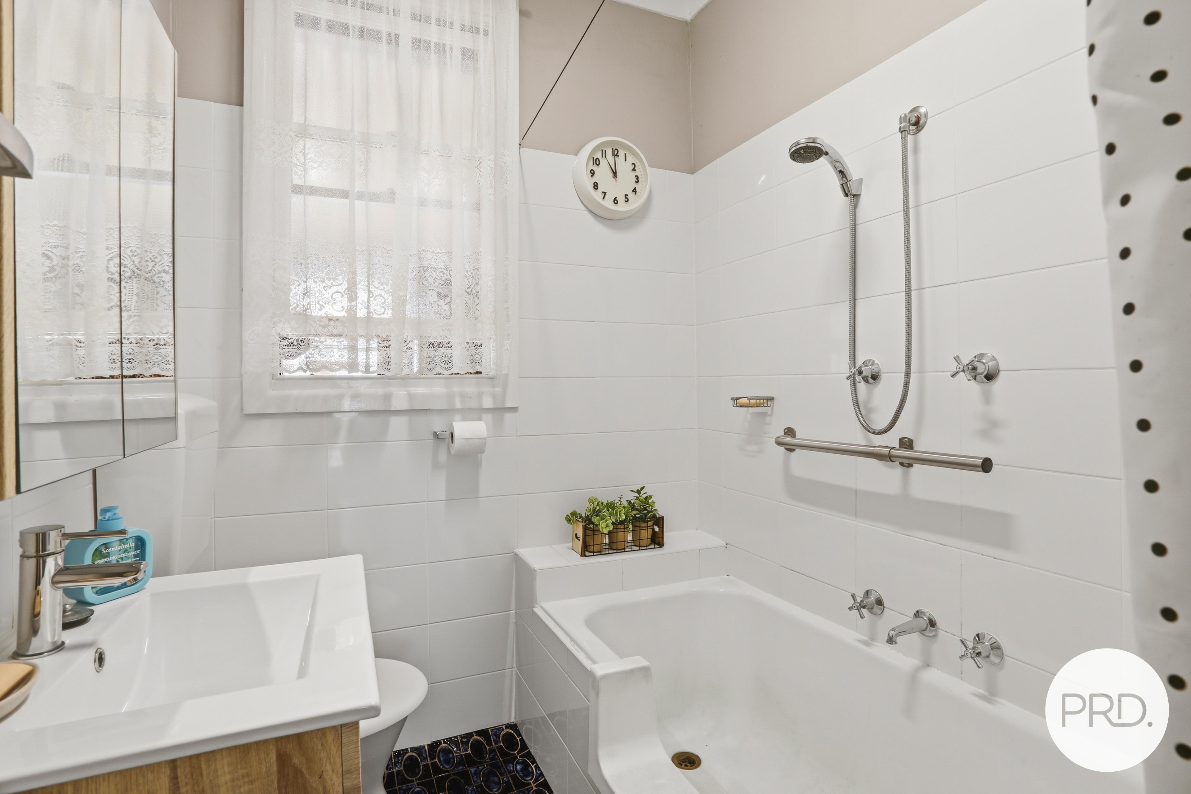16 Barnes Street, Berkeley, NSW 2506 - Image 8